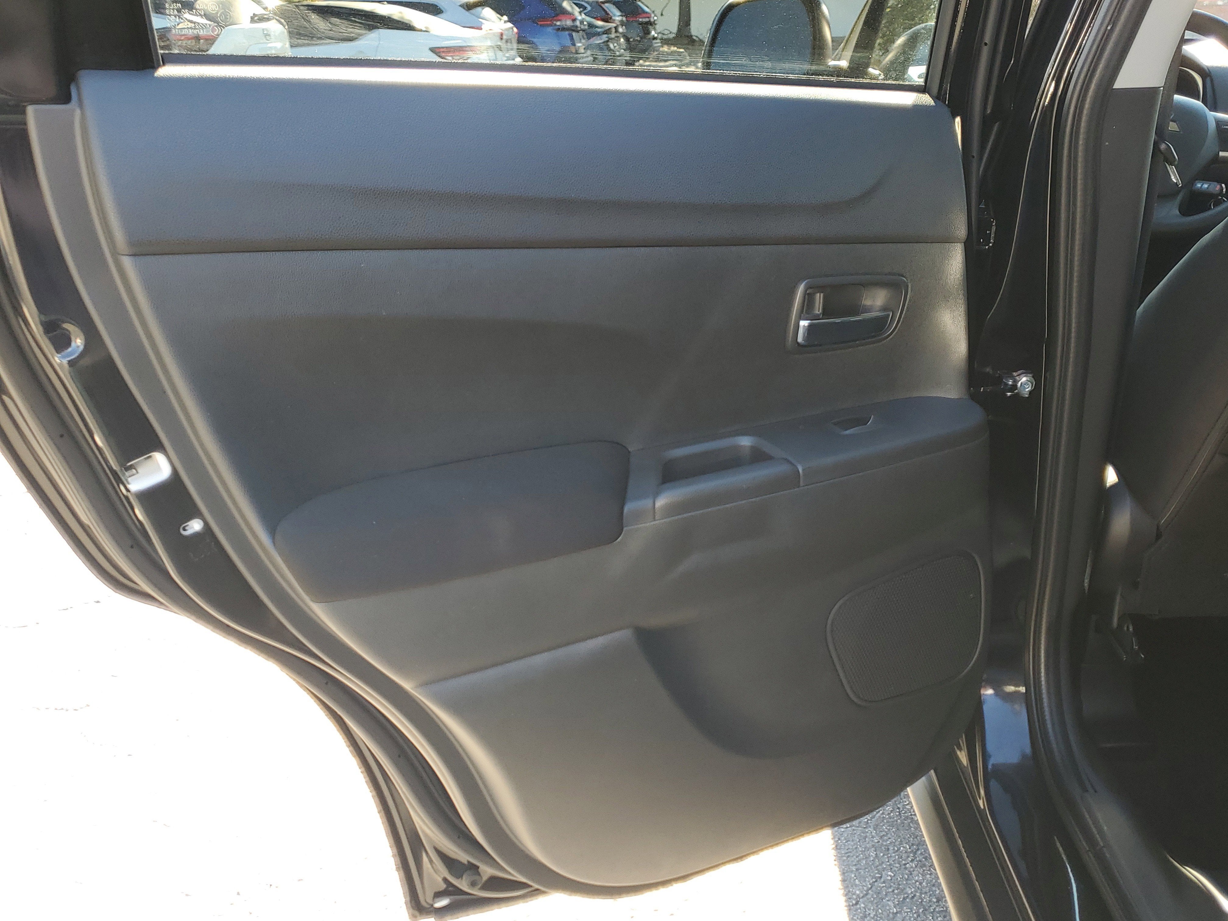 2025 Mitsubishi Outlander Sport ES