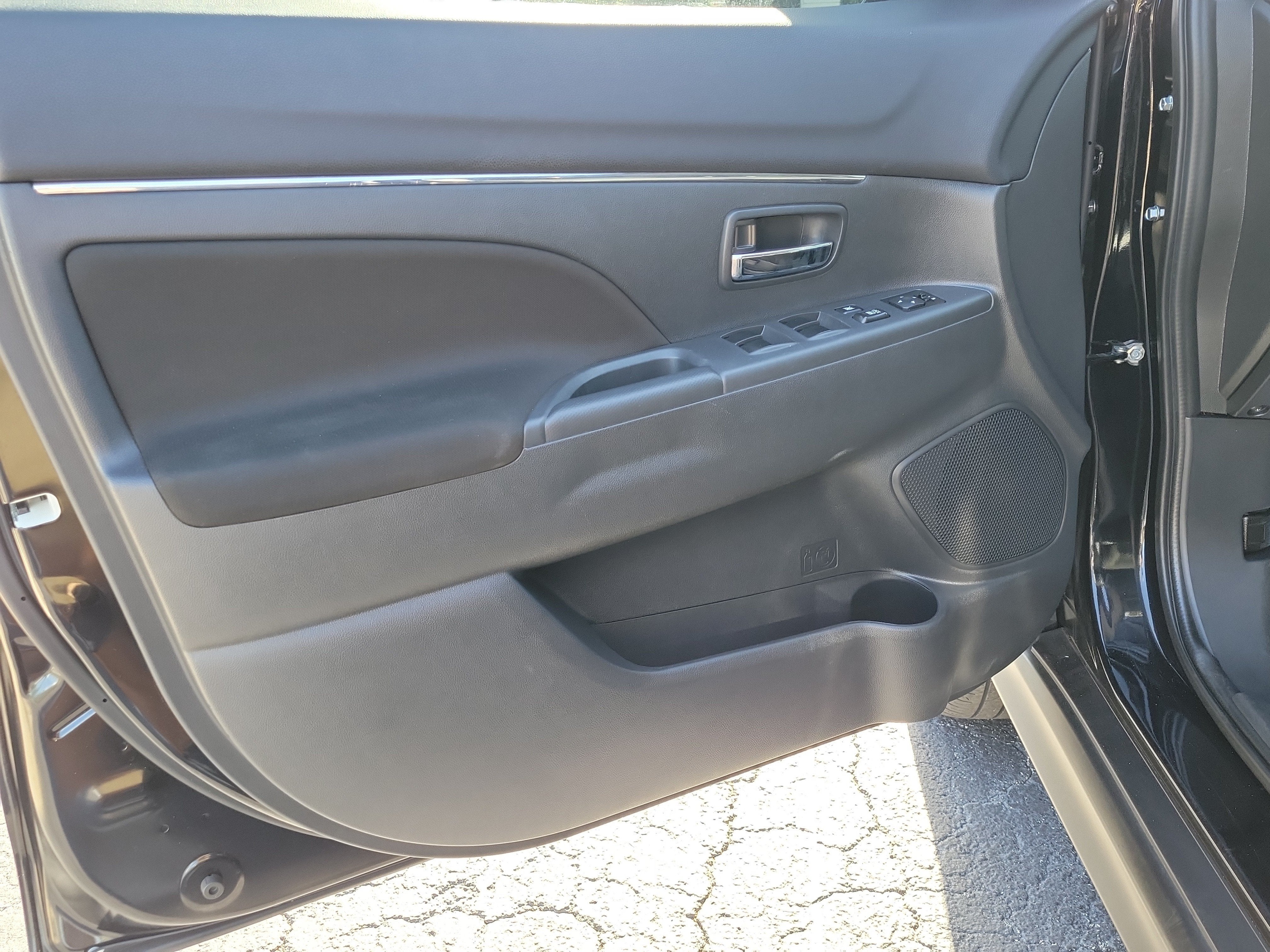 2023 Mitsubishi Outlander Sport ES