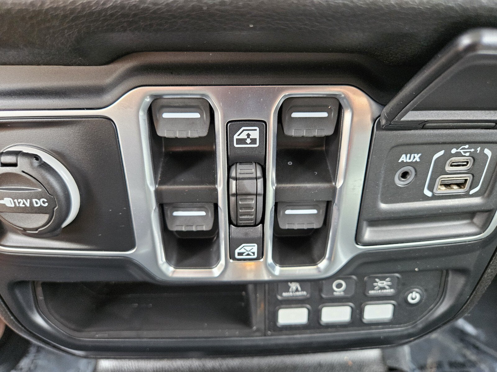 2024 Jeep Gladiator Nighthawk