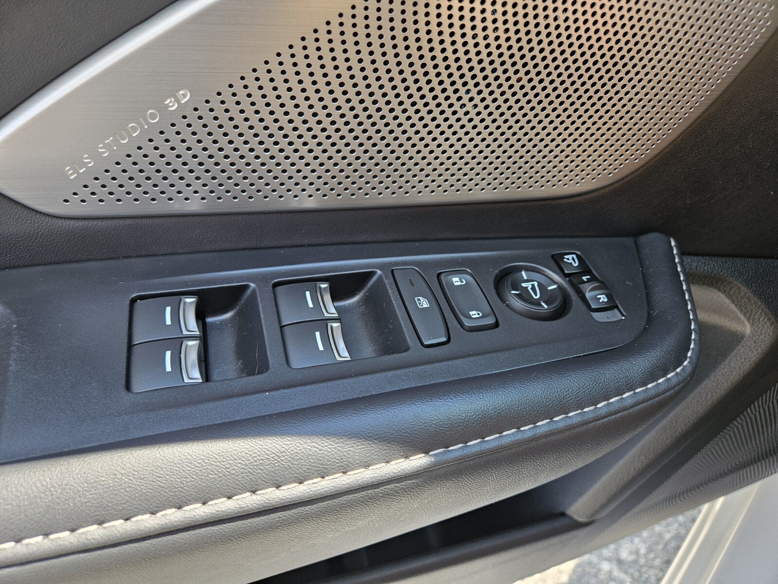 2025 Acura RDX w/Advance Package