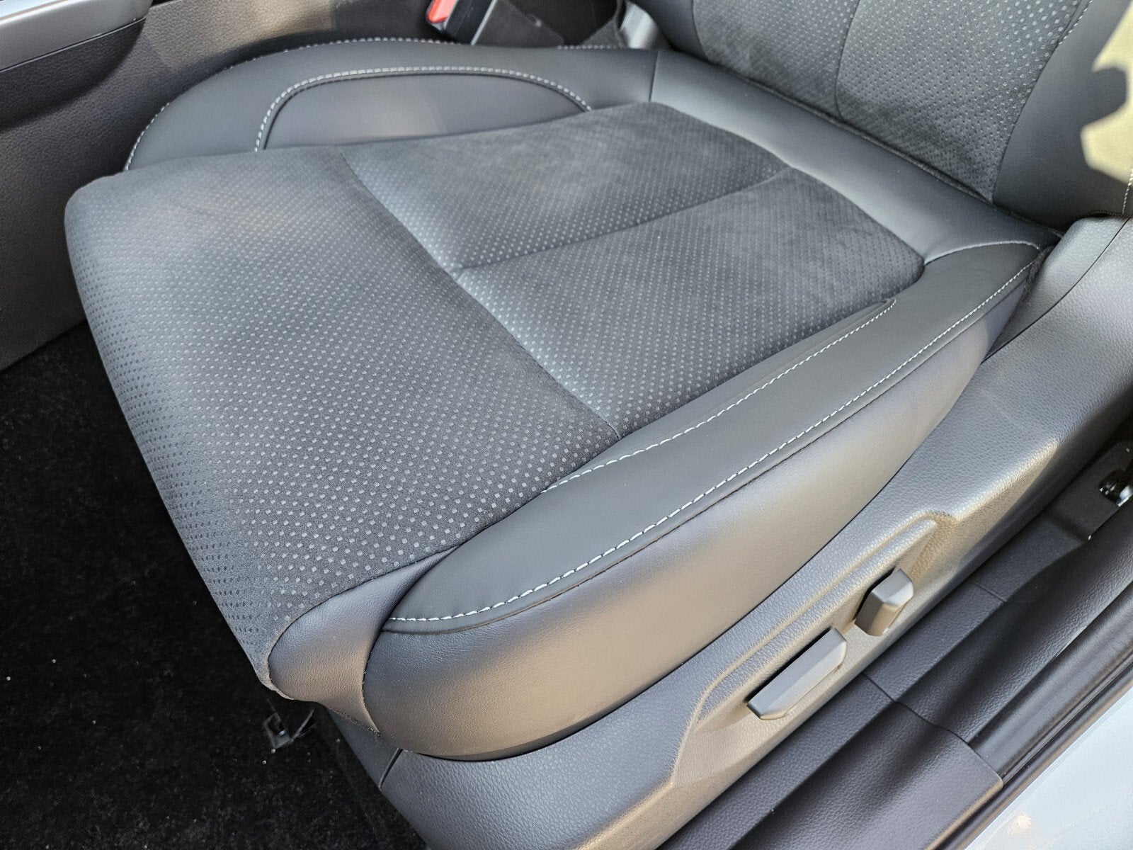 2026 Mitsubishi Eclipse Cross Base