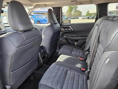 2026 Mitsubishi Outlander Base