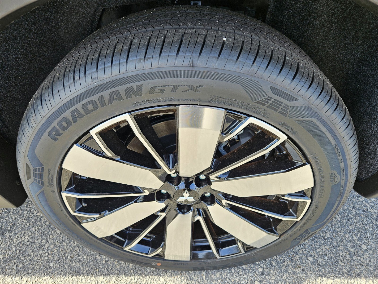 2026 Mitsubishi Outlander Base