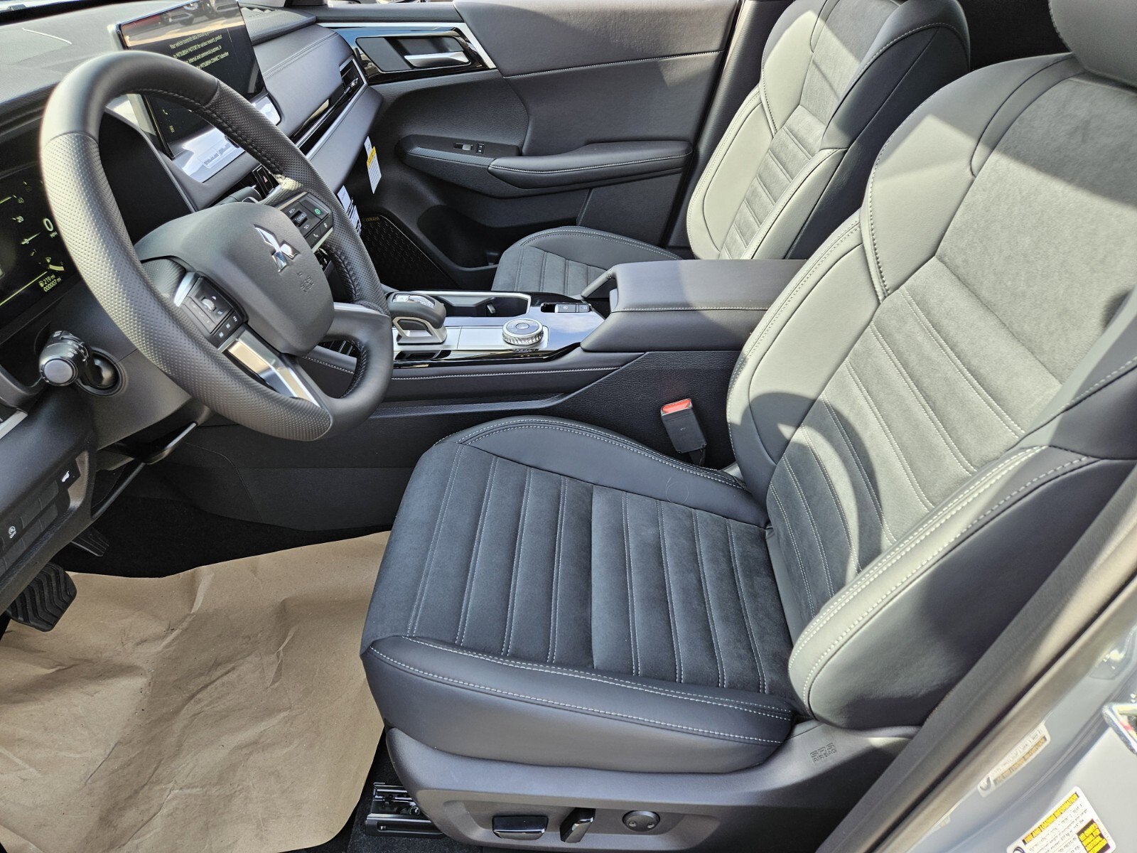 2026 Mitsubishi Outlander Base