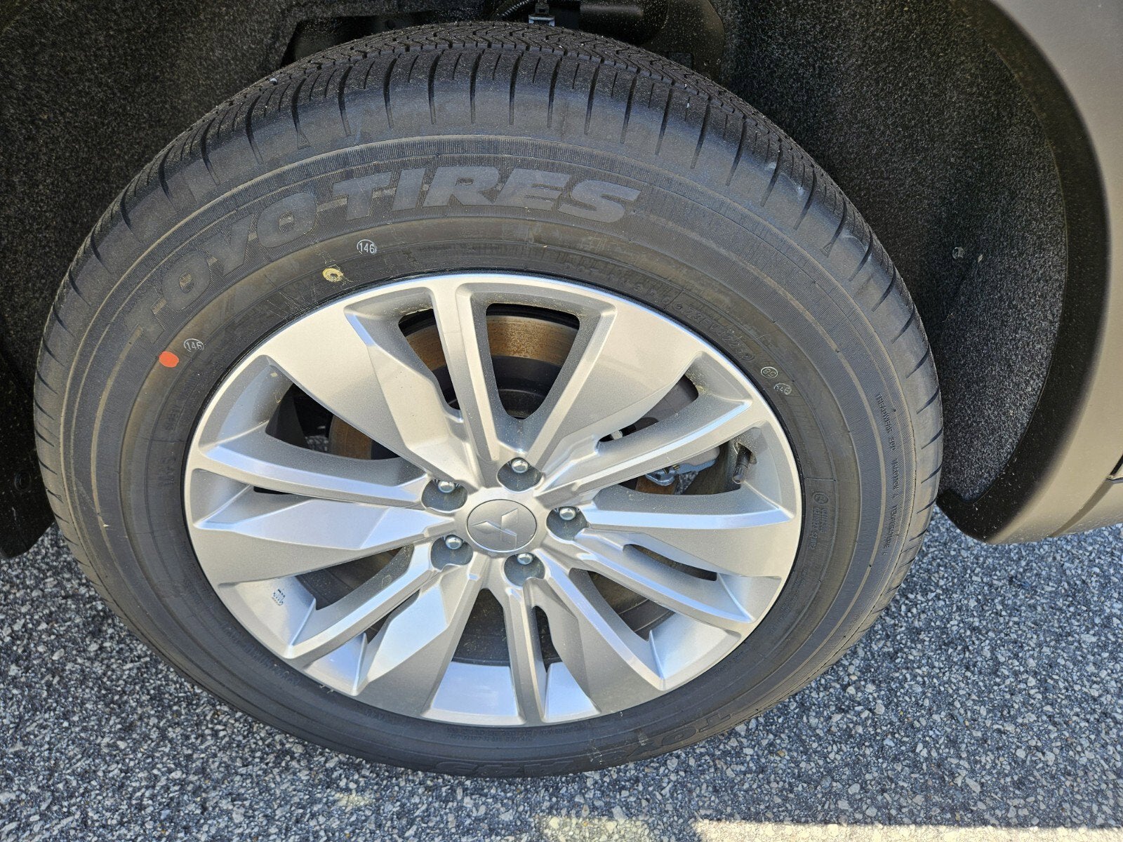 2026 Mitsubishi Outlander ES