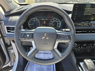 2026 Mitsubishi Outlander ES