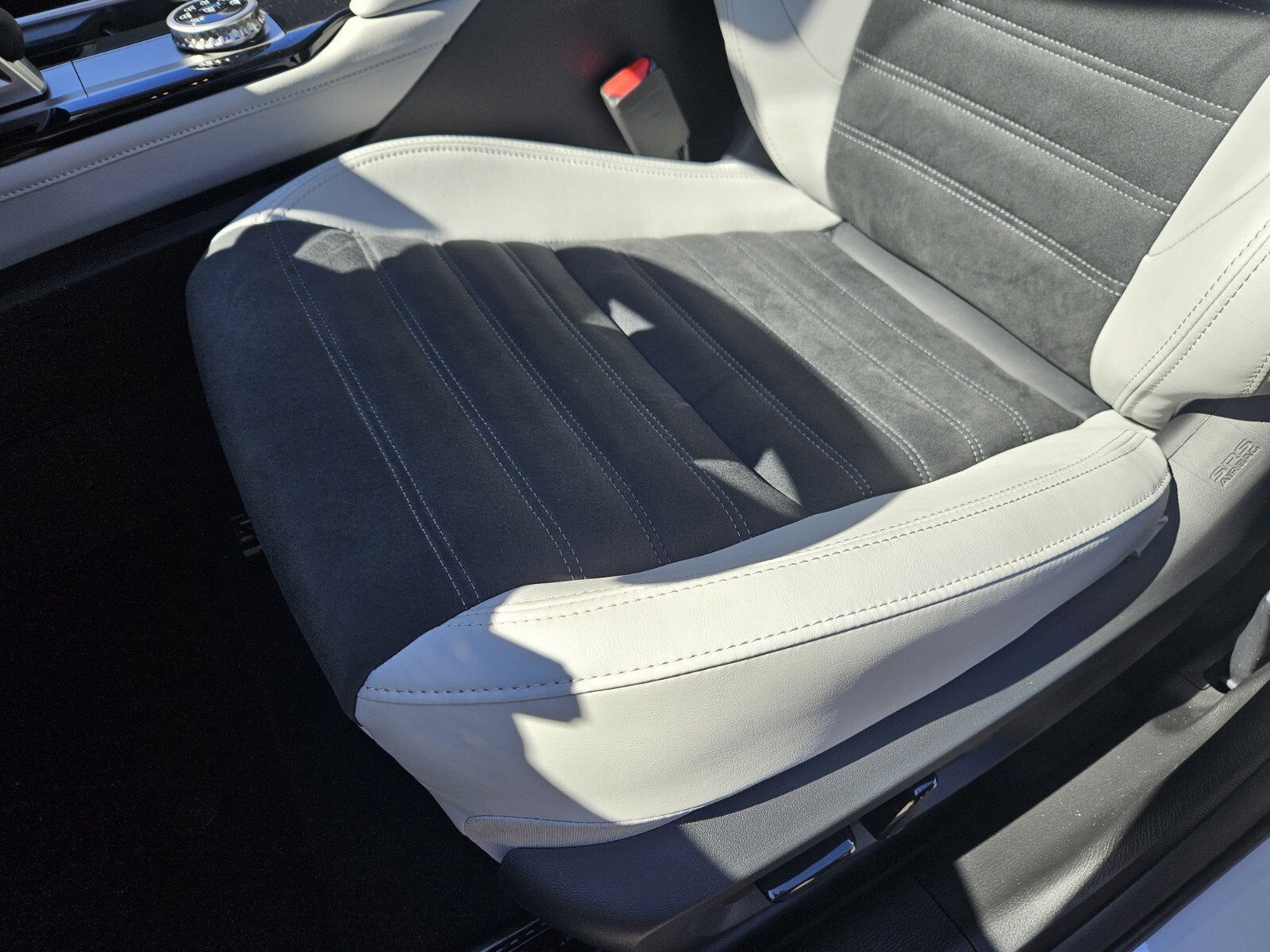 2025 Mitsubishi Outlander Base