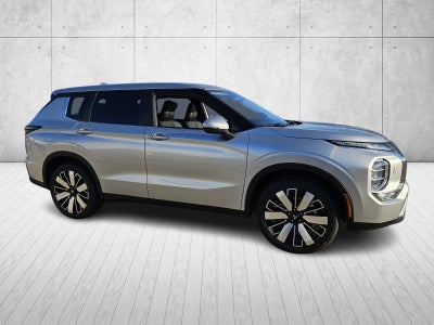 2026 Mitsubishi Outlander Base