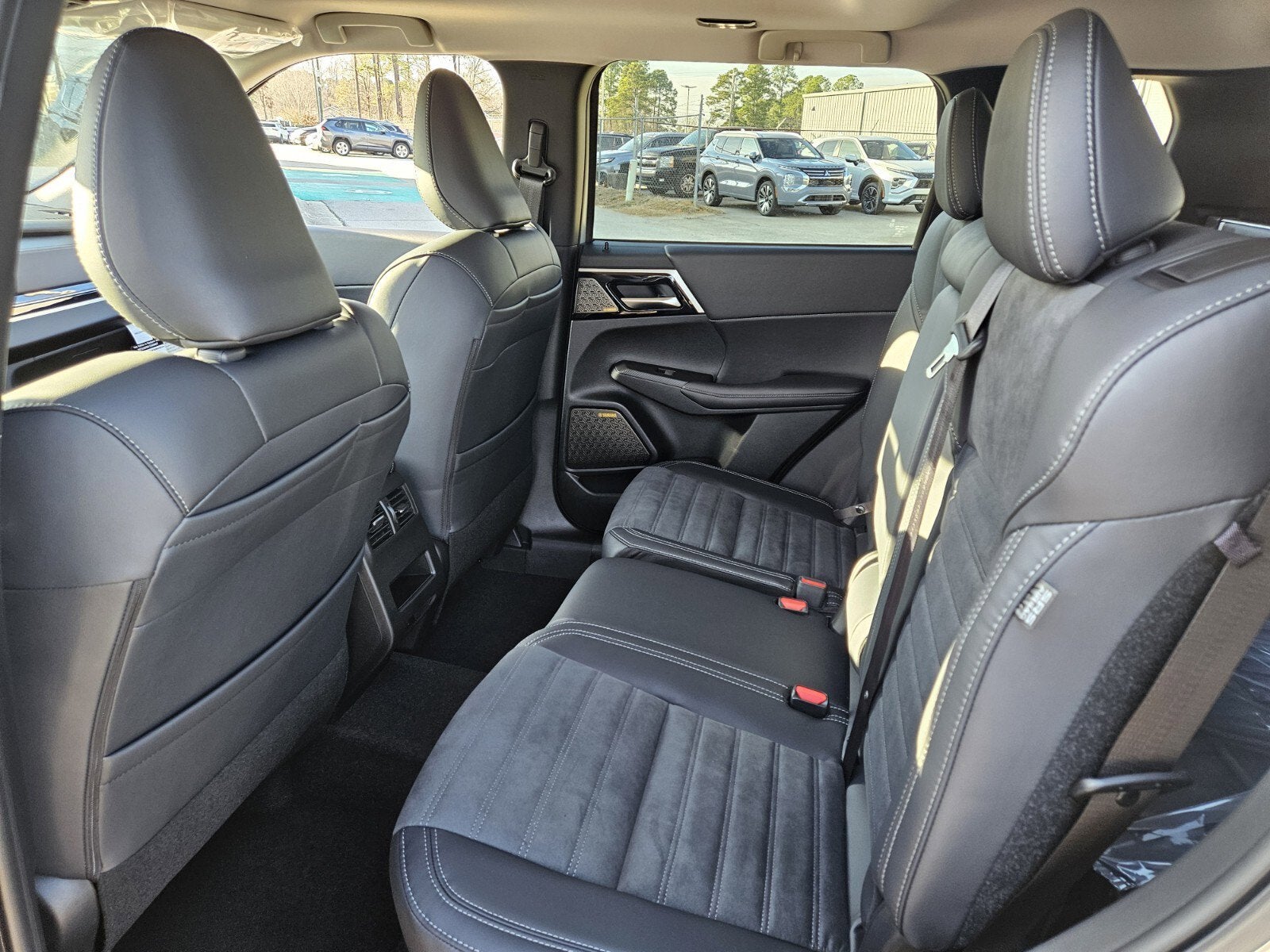 2026 Mitsubishi Outlander Base