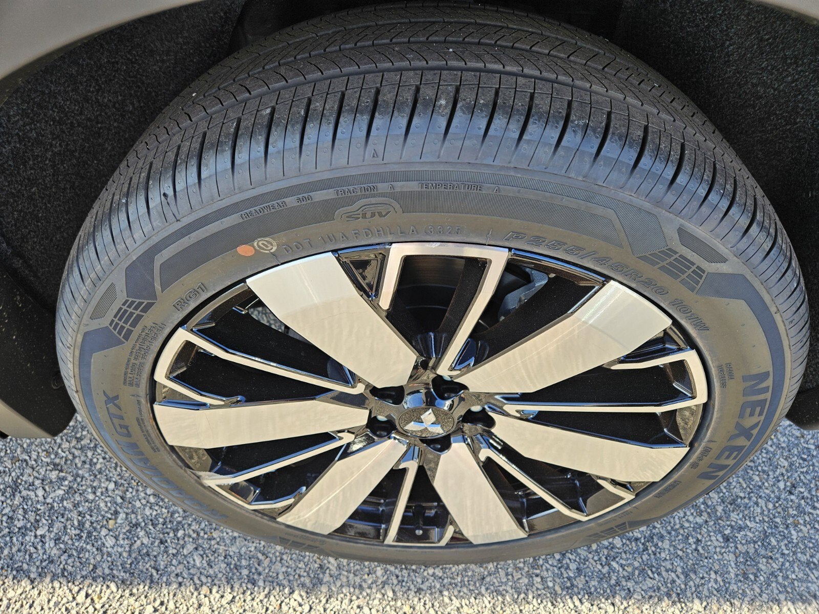 2026 Mitsubishi Outlander Base