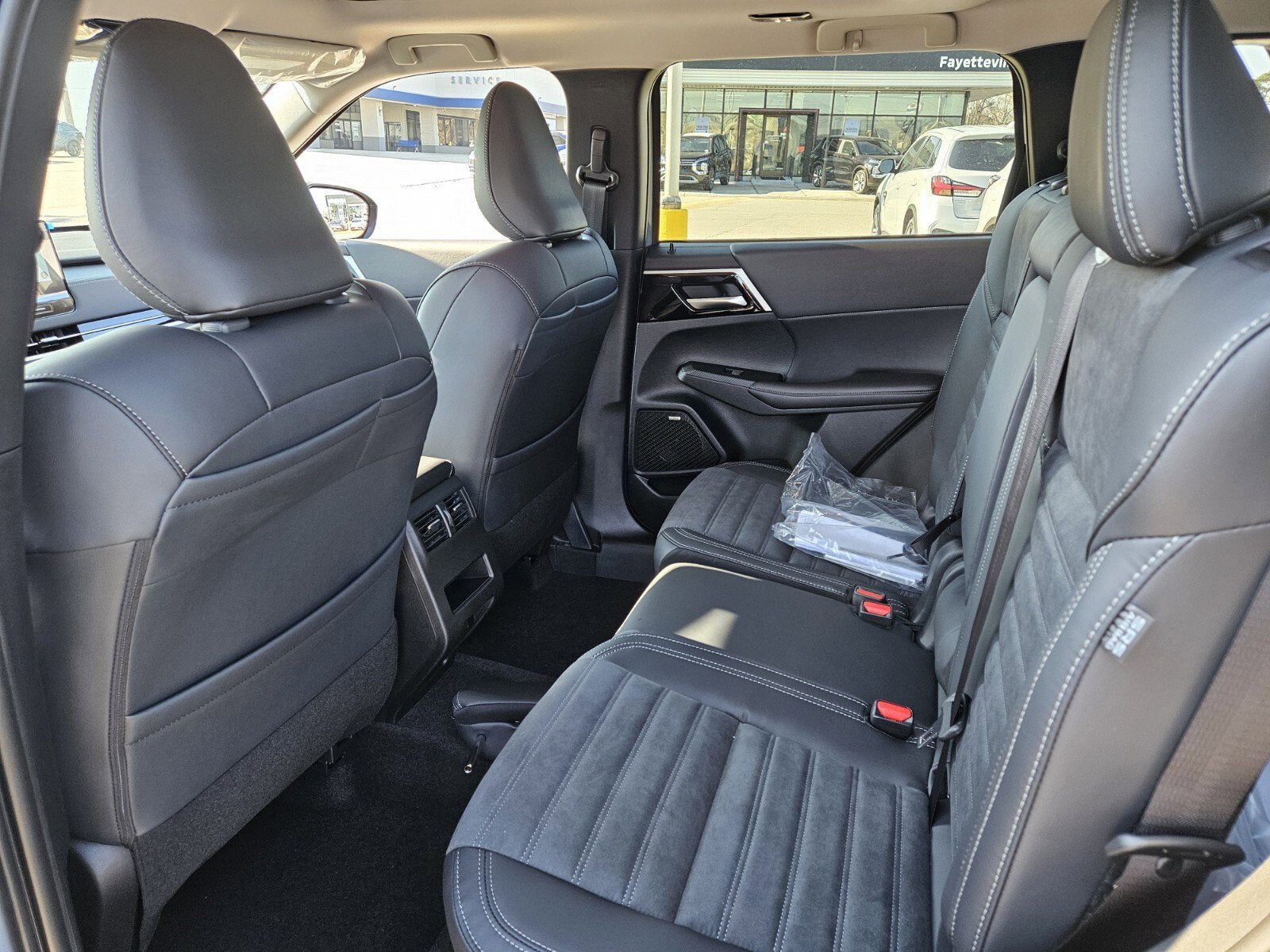 2026 Mitsubishi Outlander Base