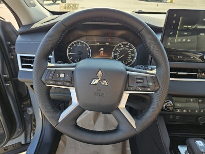 2026 Mitsubishi Outlander Base
