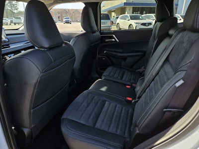 2026 Mitsubishi Outlander Base