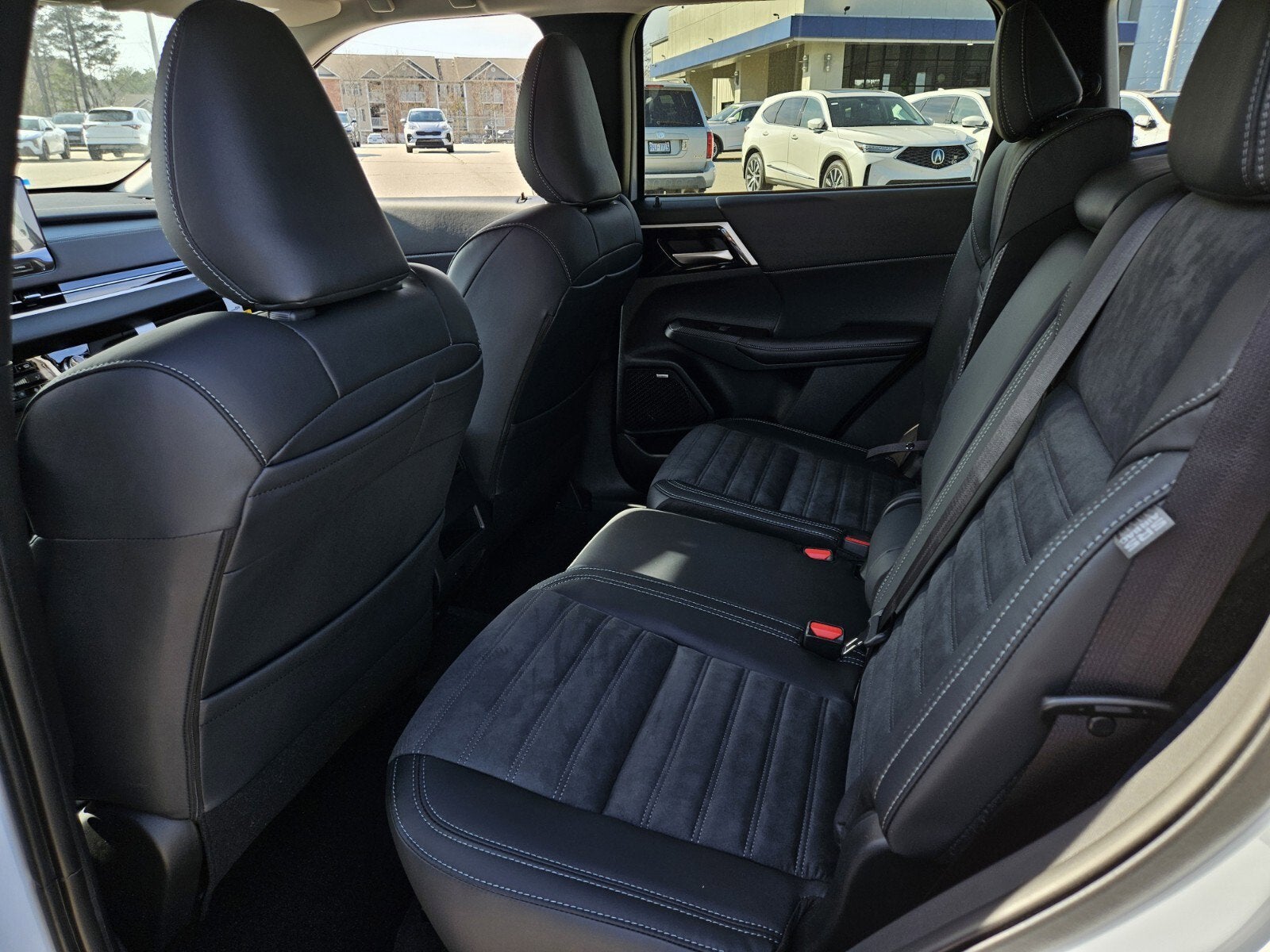 2026 Mitsubishi Outlander Base