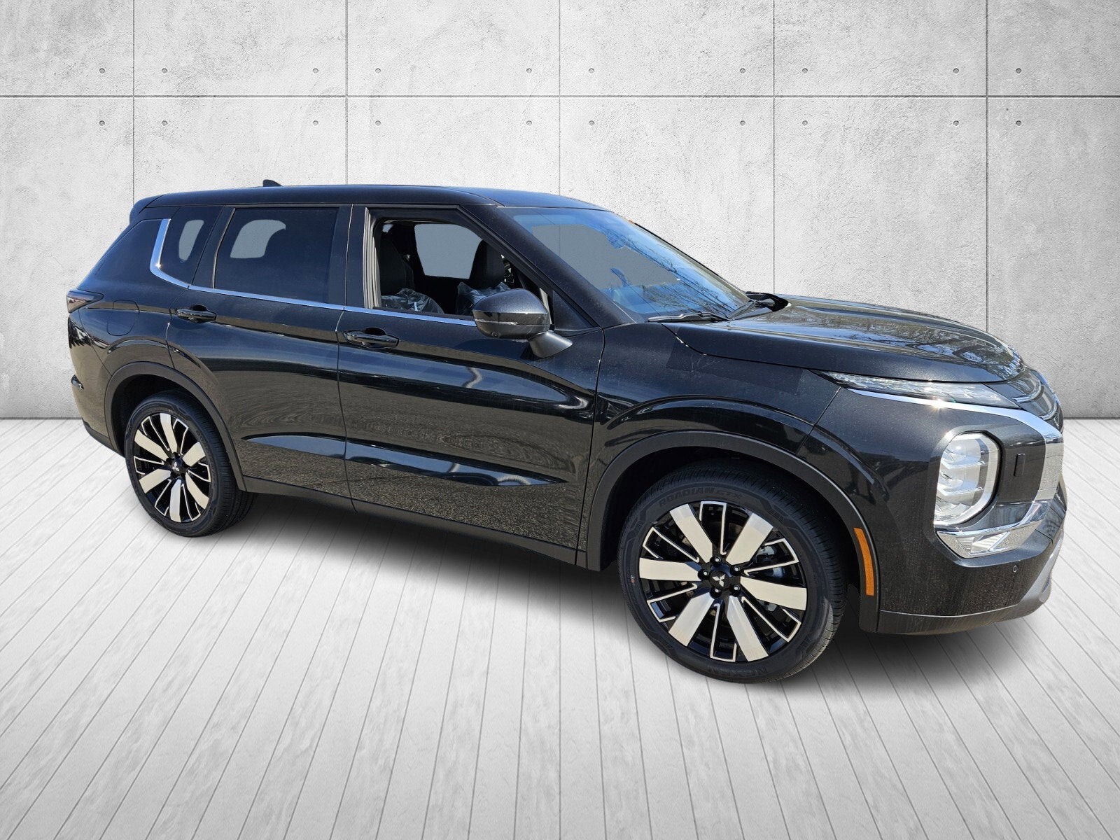 2026 Mitsubishi Outlander Base