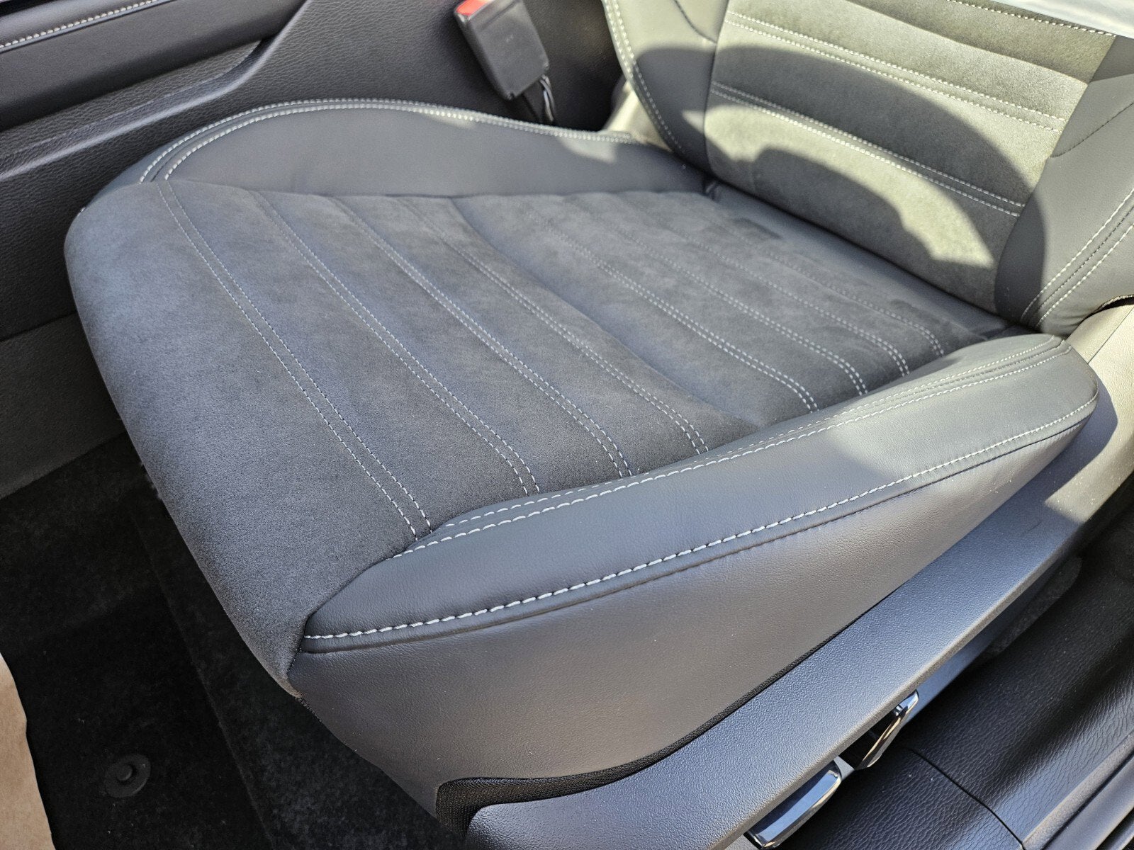 2026 Mitsubishi Outlander Base