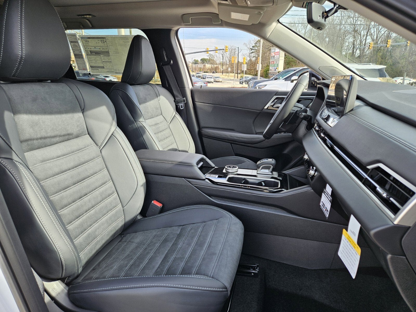 2026 Mitsubishi Outlander Base