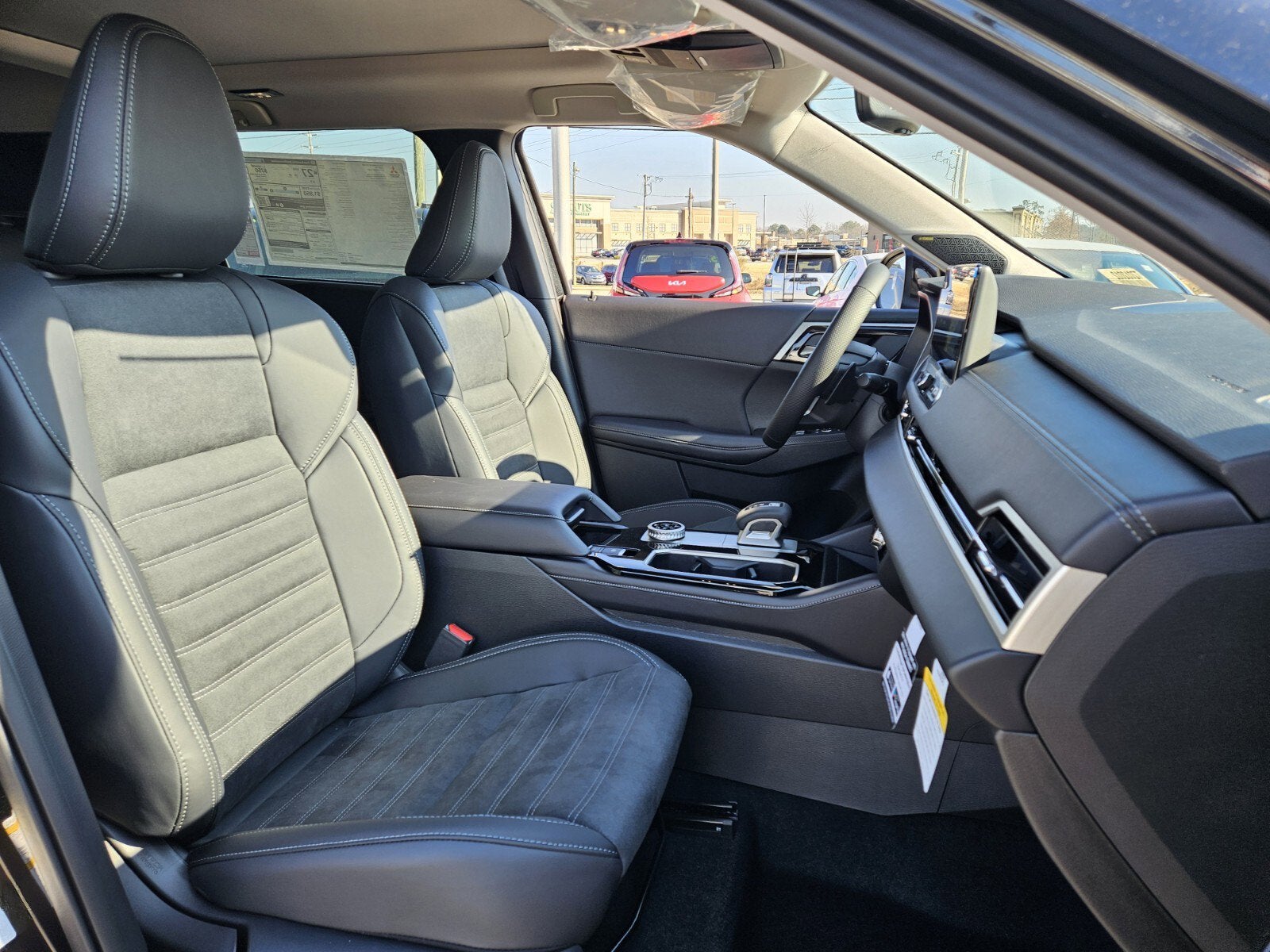 2026 Mitsubishi Outlander Base