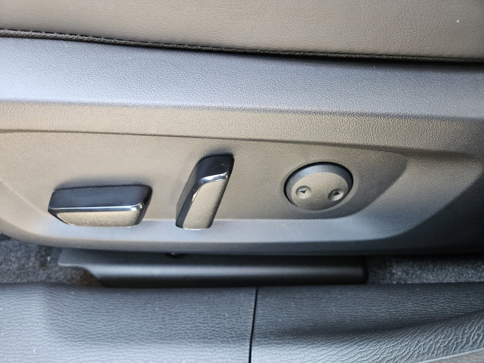 2026 Mitsubishi Outlander Base