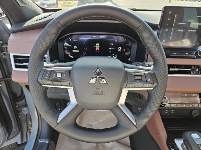 2026 Mitsubishi Outlander Base