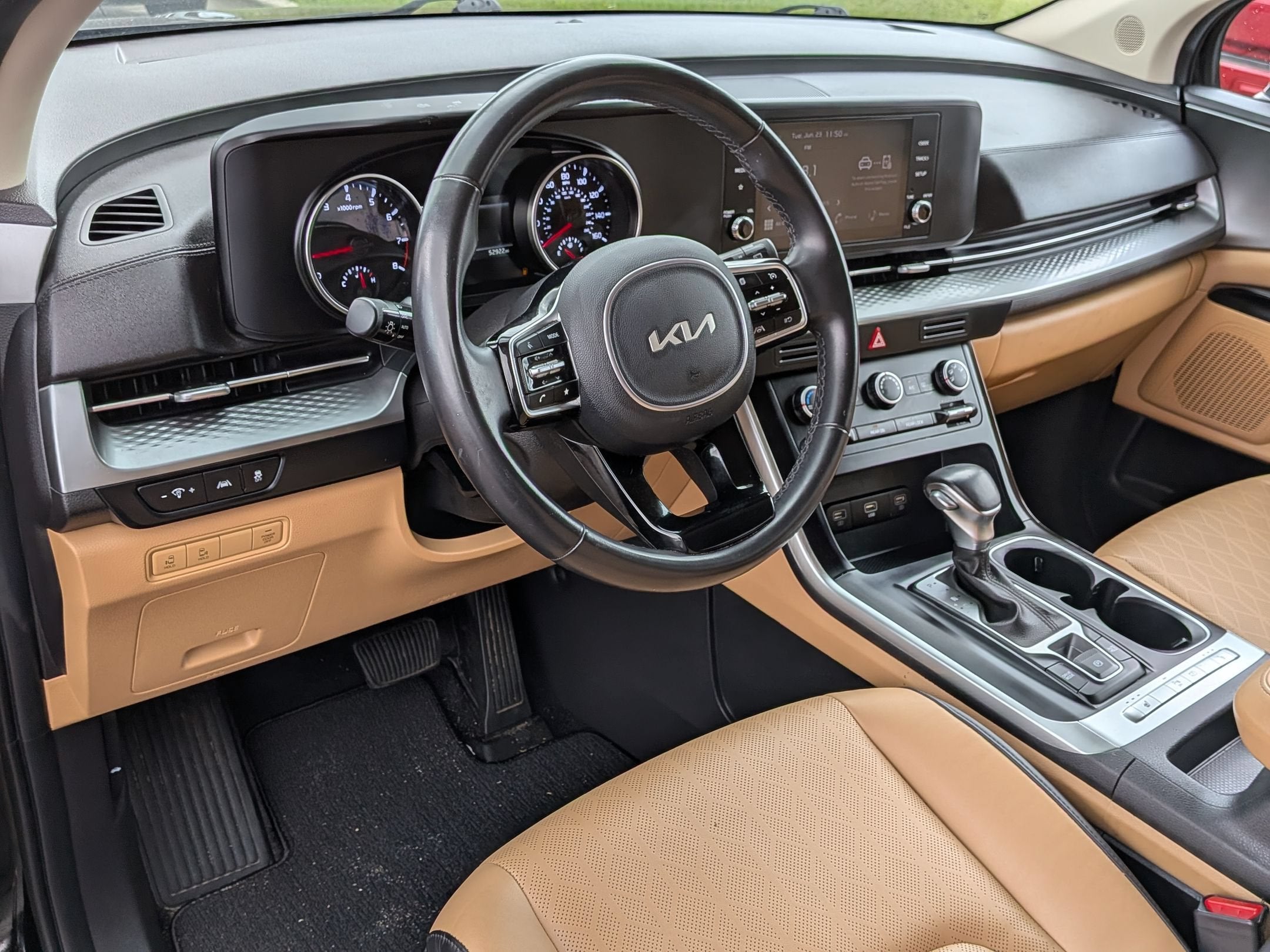 2024 Kia Carnival LX