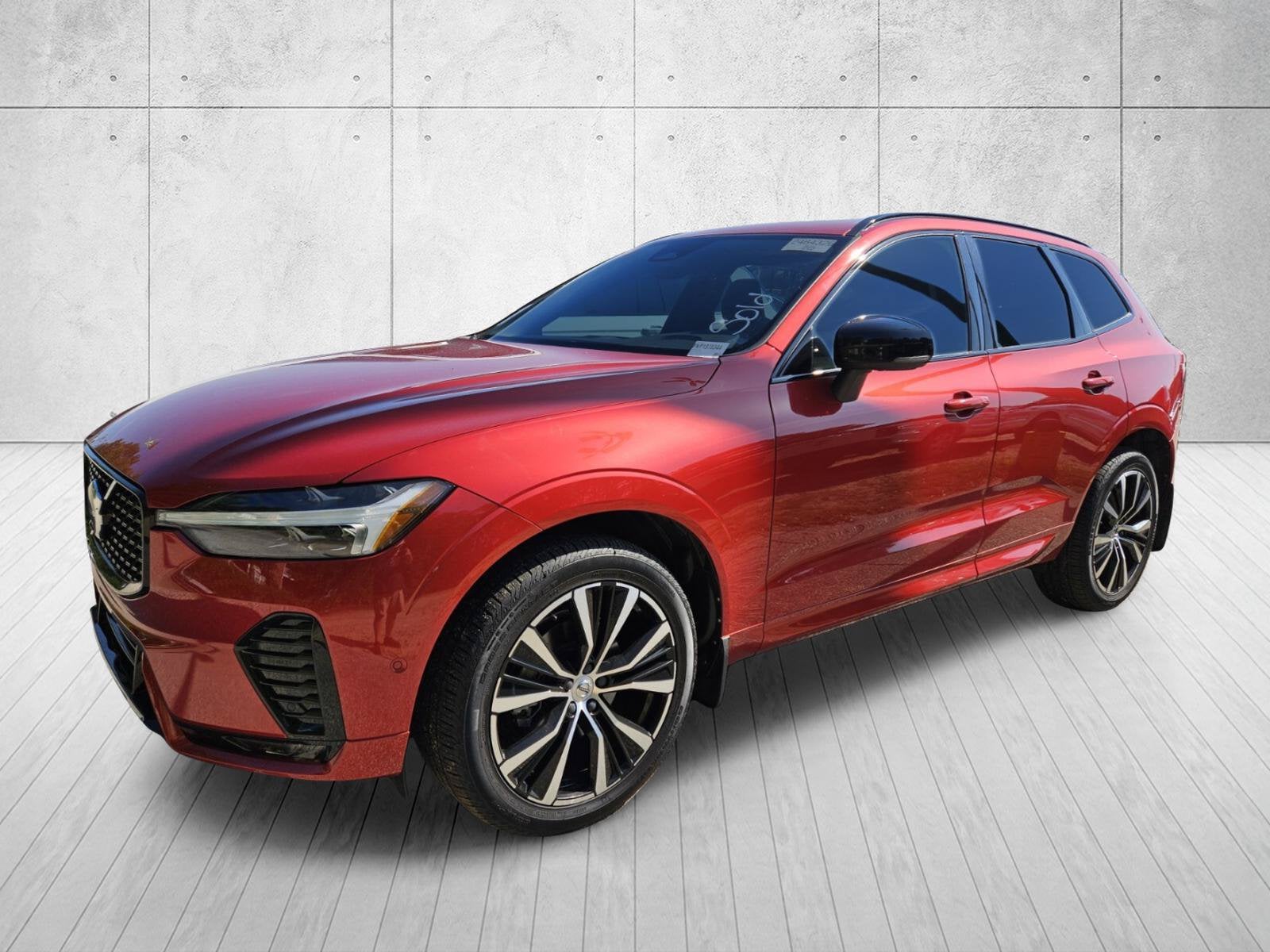 2023 Volvo XC60 Plus Dark Theme