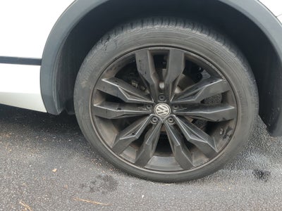 2021 Volkswagen Tiguan SE R-Line Black