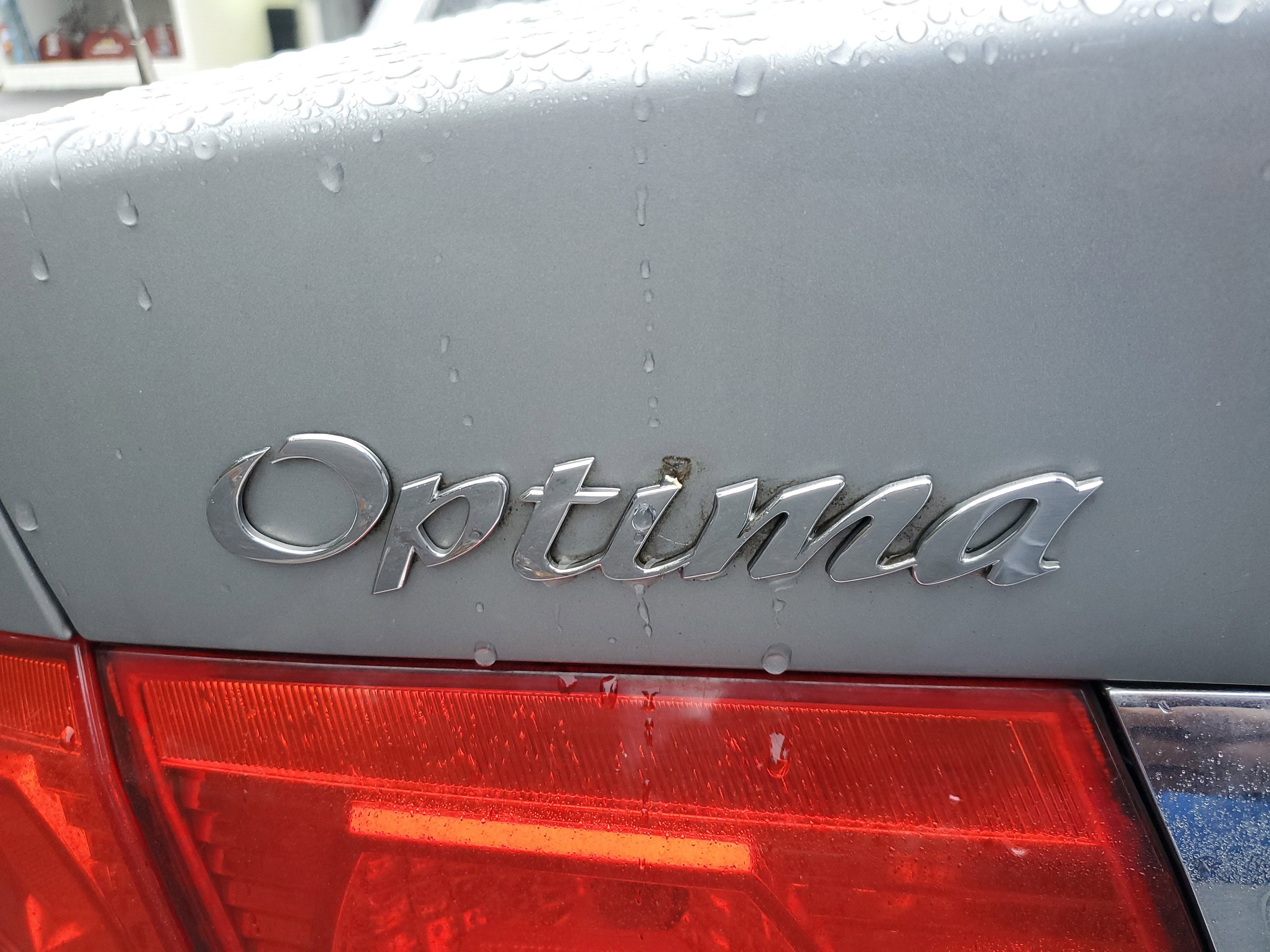 2005 Kia Optima Base
