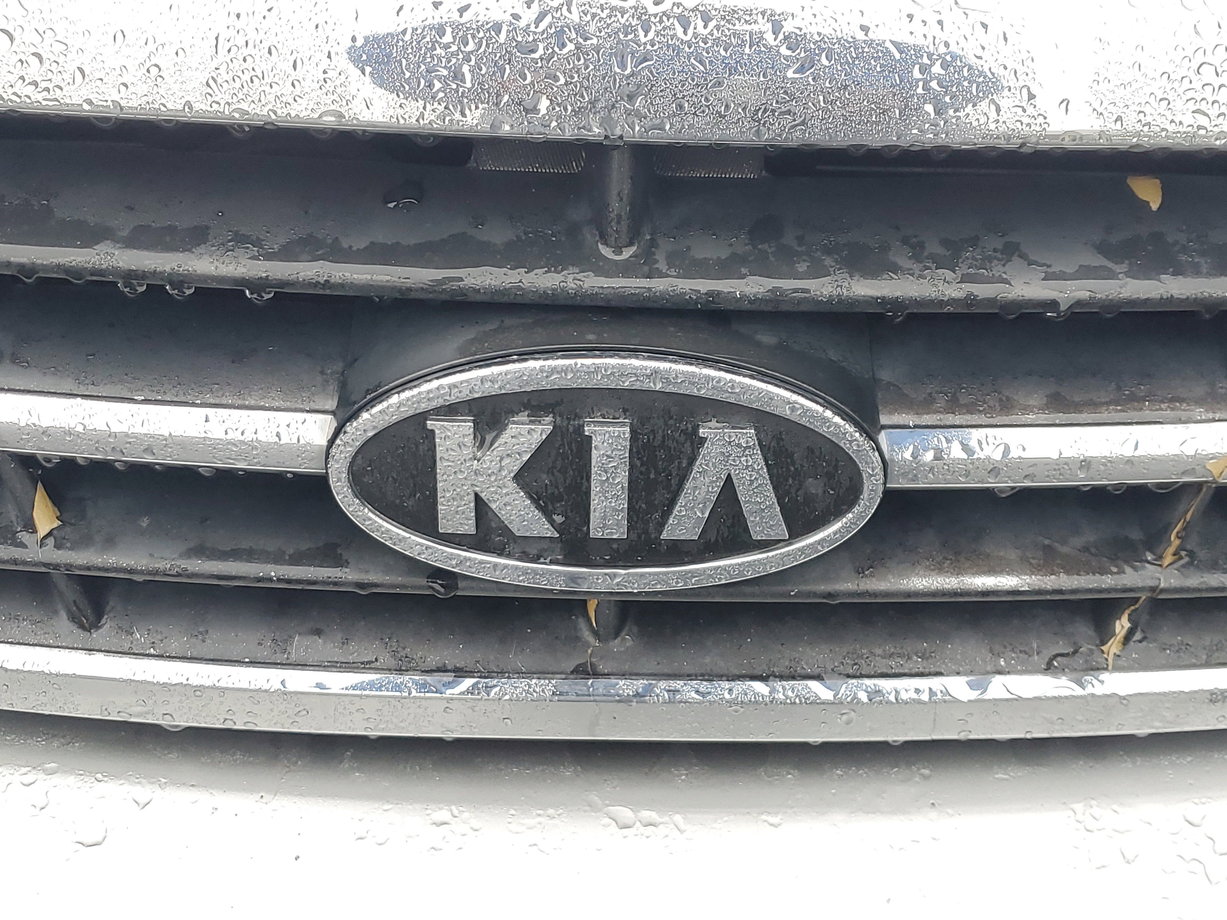 2005 Kia Optima Base