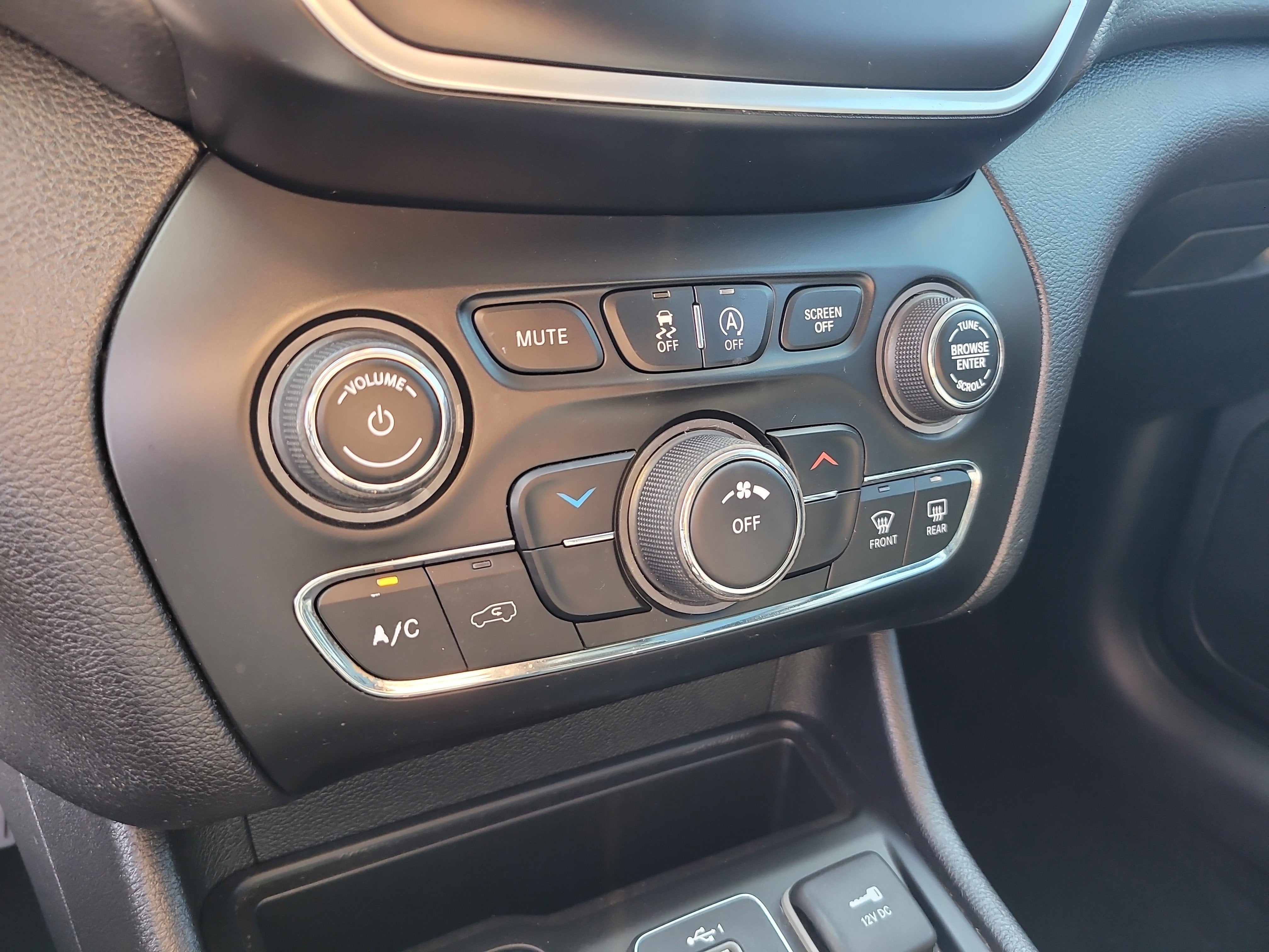 2020 Jeep Cherokee Altitude