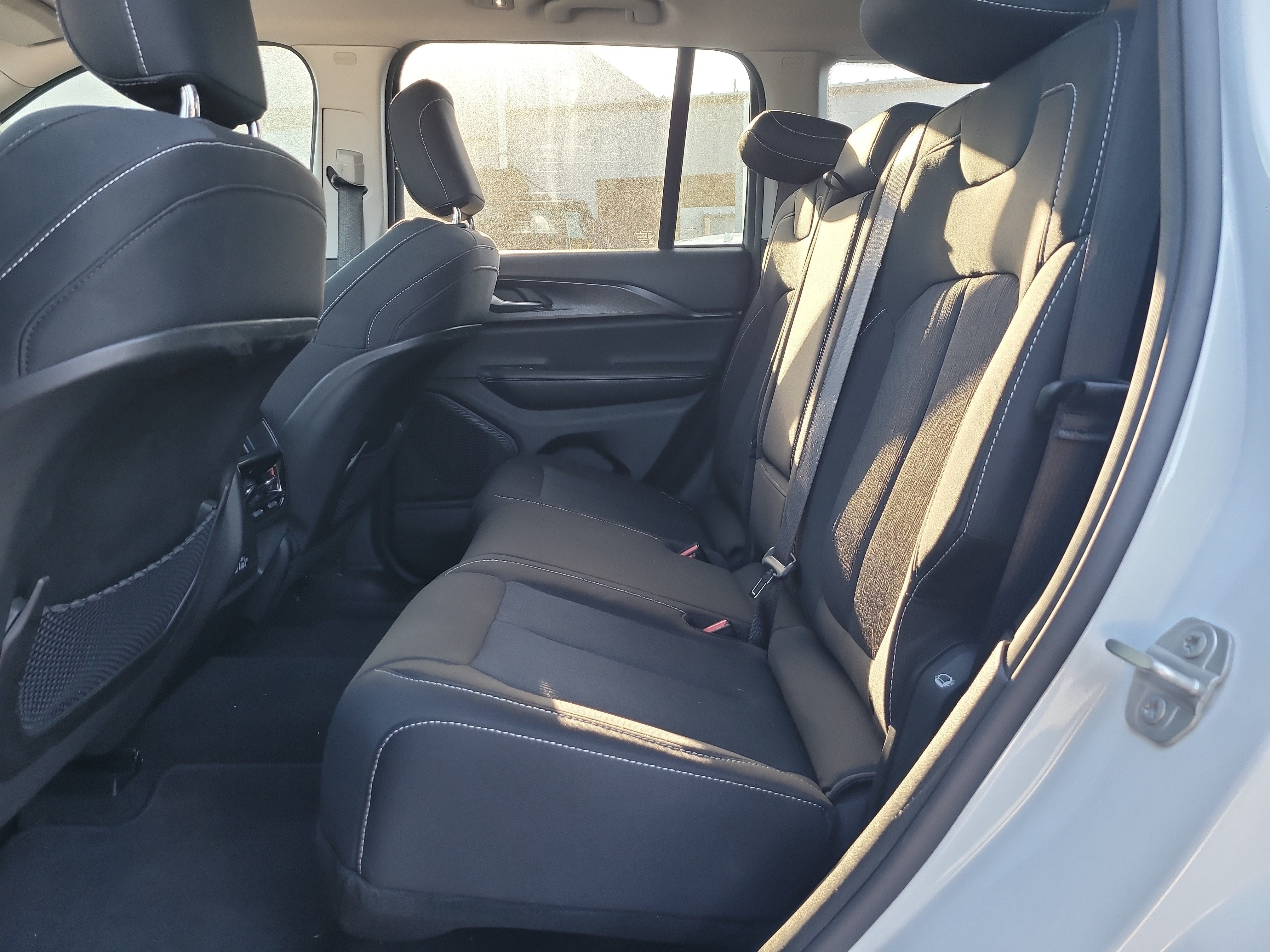 2023 Jeep Grand Cherokee Laredo X