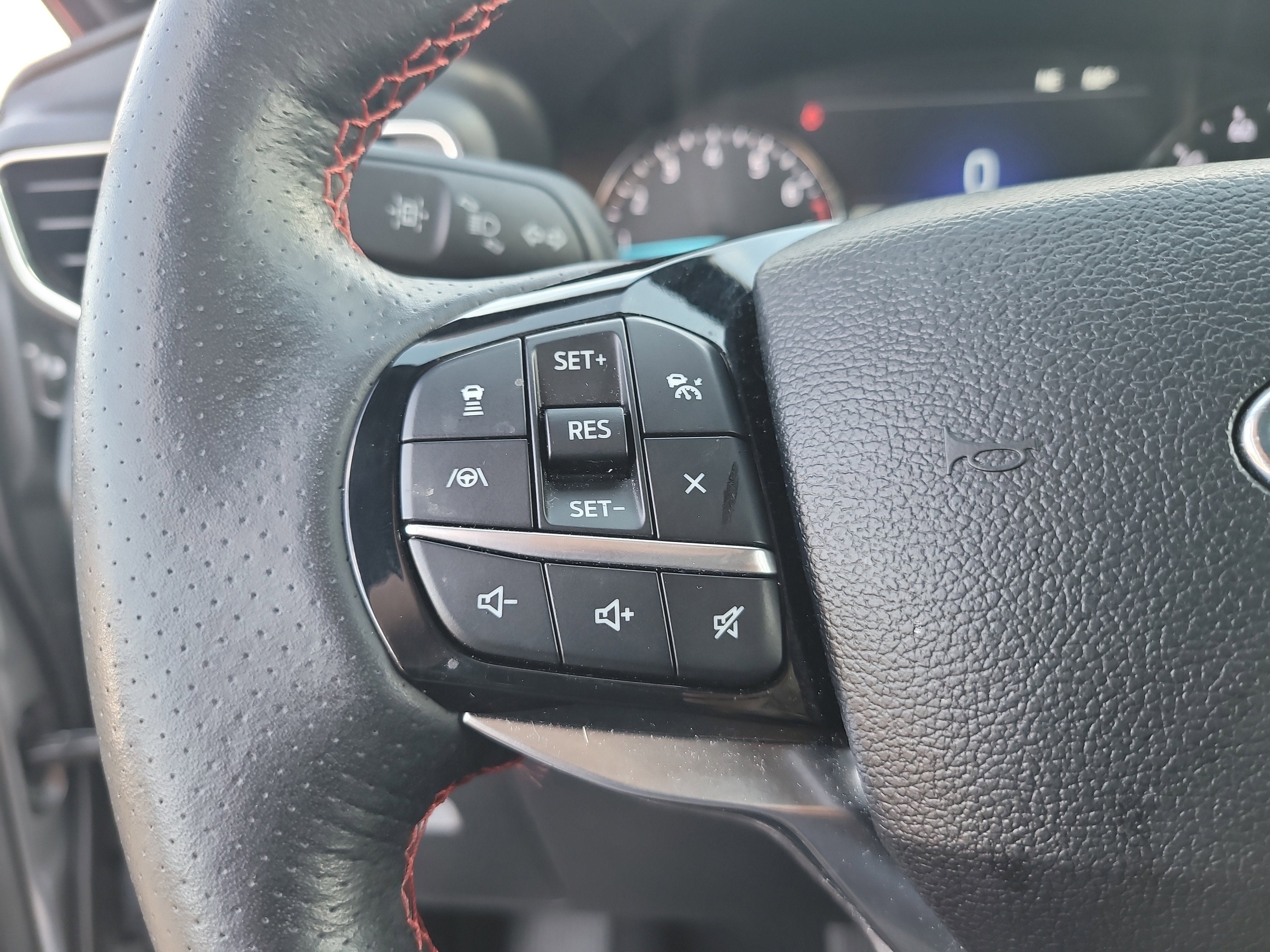 2024 Ford Explorer ST-Line