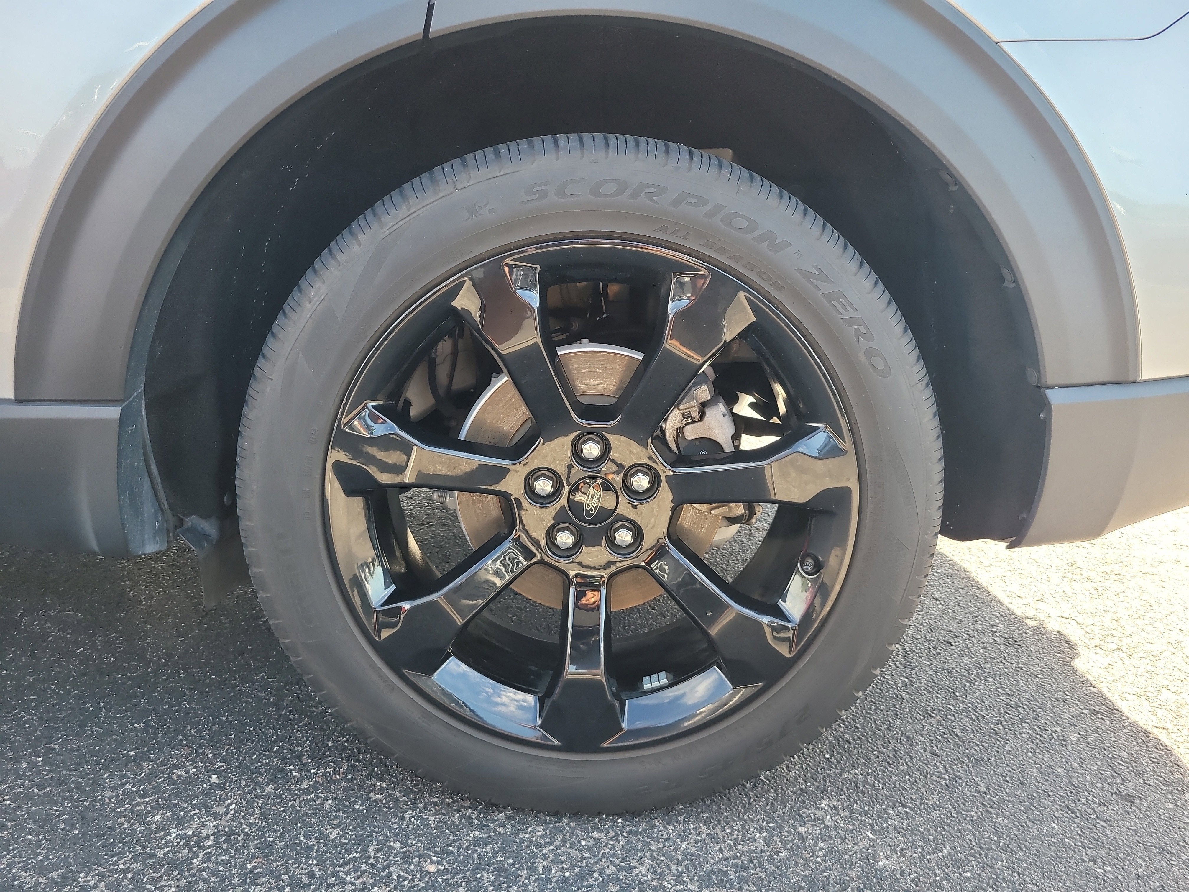 2024 Ford Explorer ST-Line