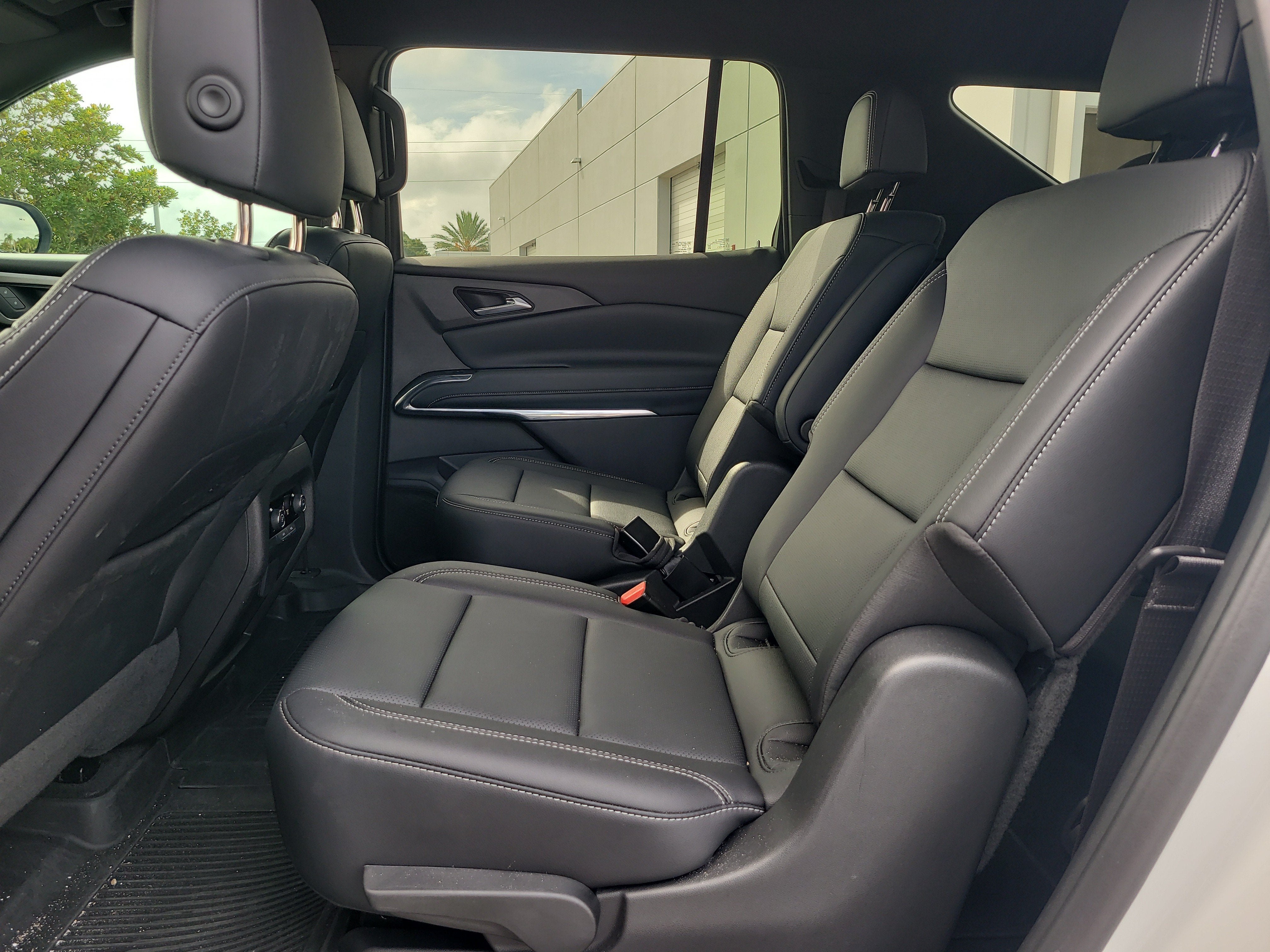 2025 Chevrolet Traverse FWD LT