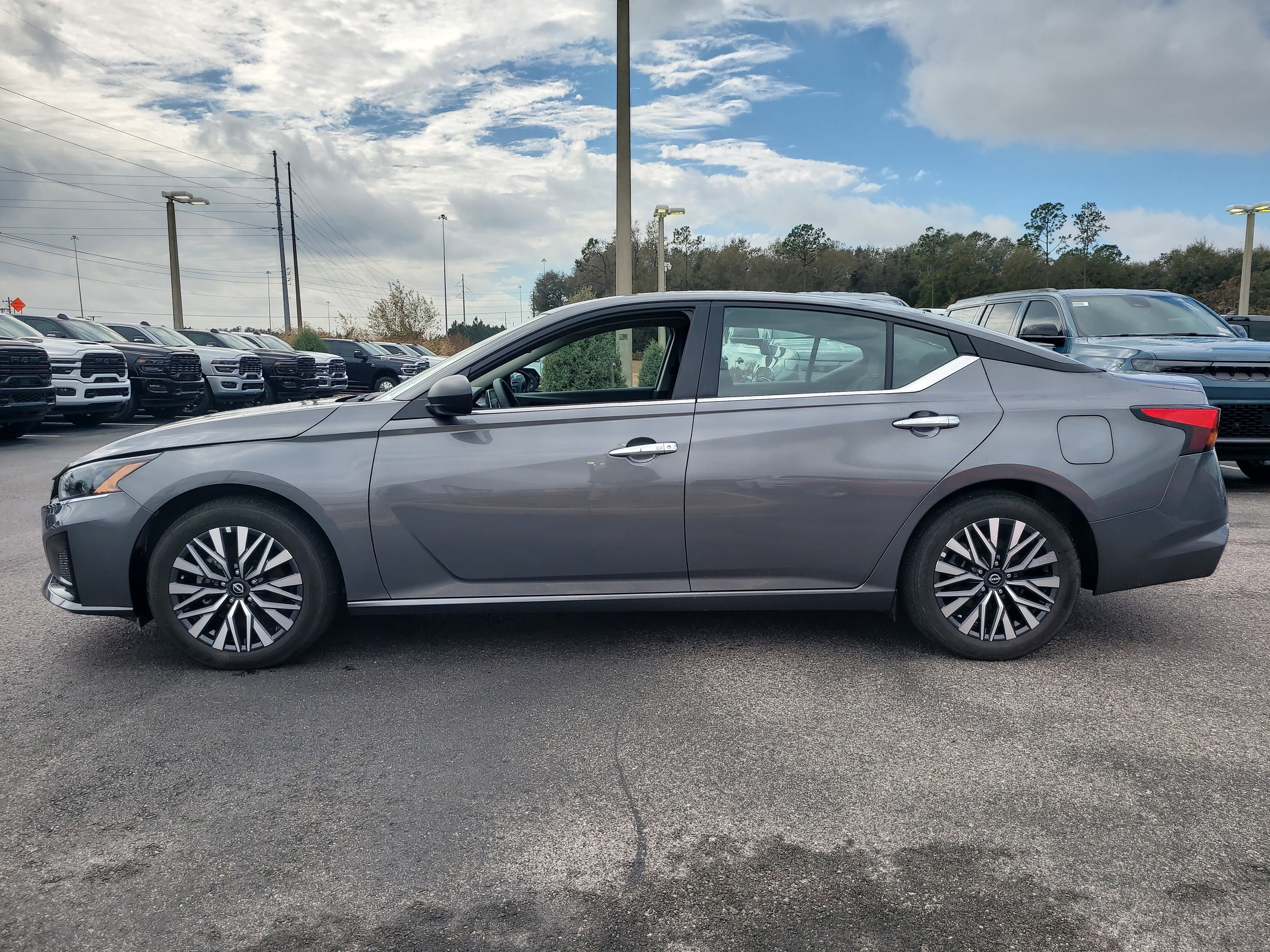 2025 Nissan Altima SV