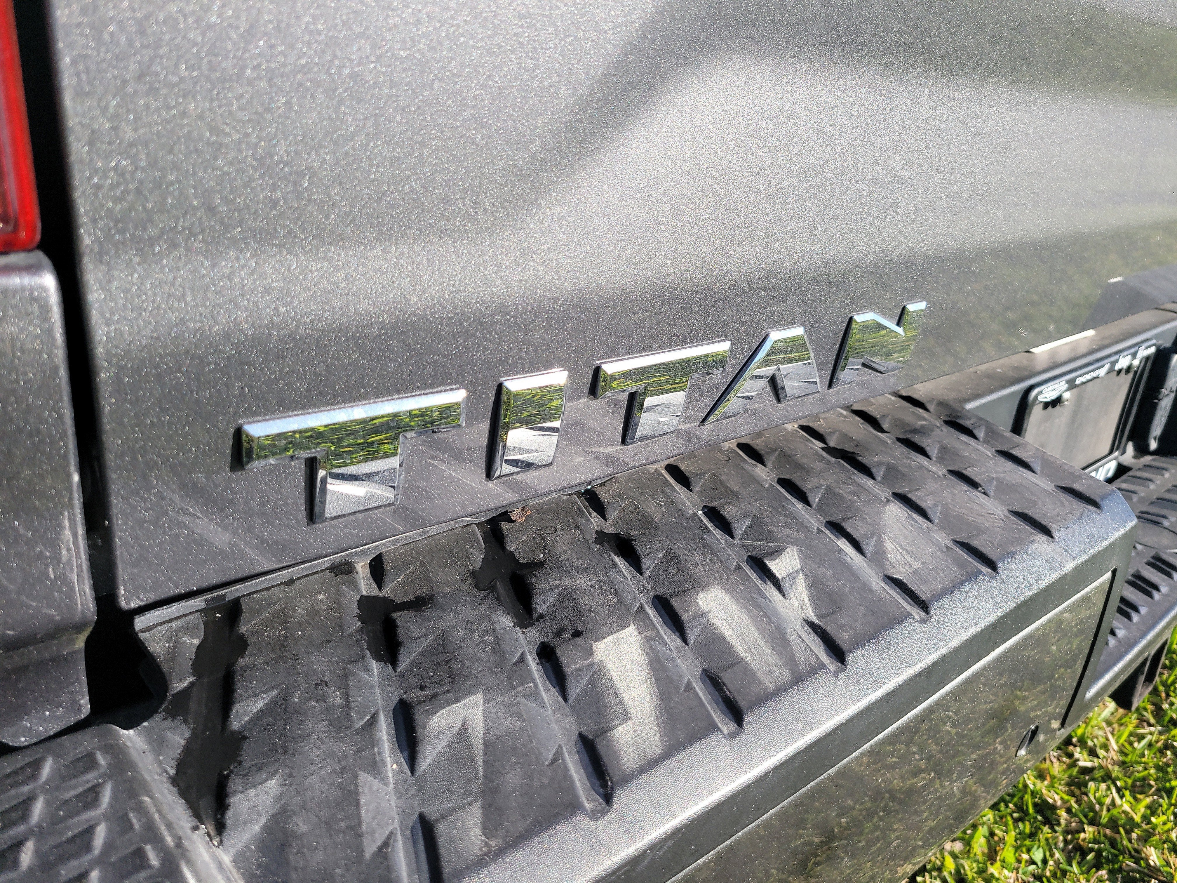 2023 Nissan Titan SV