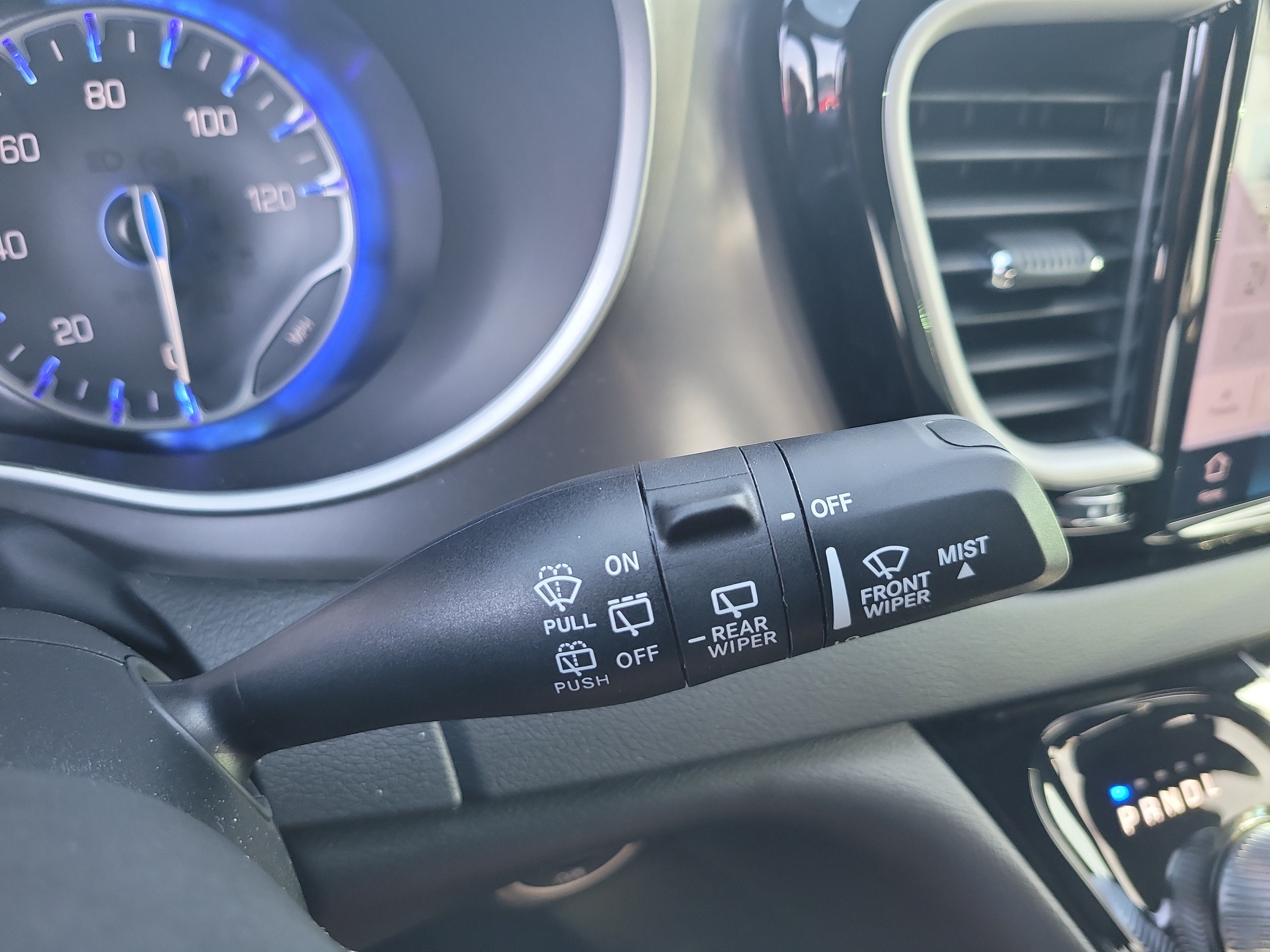 2026 Chrysler Voyager LX