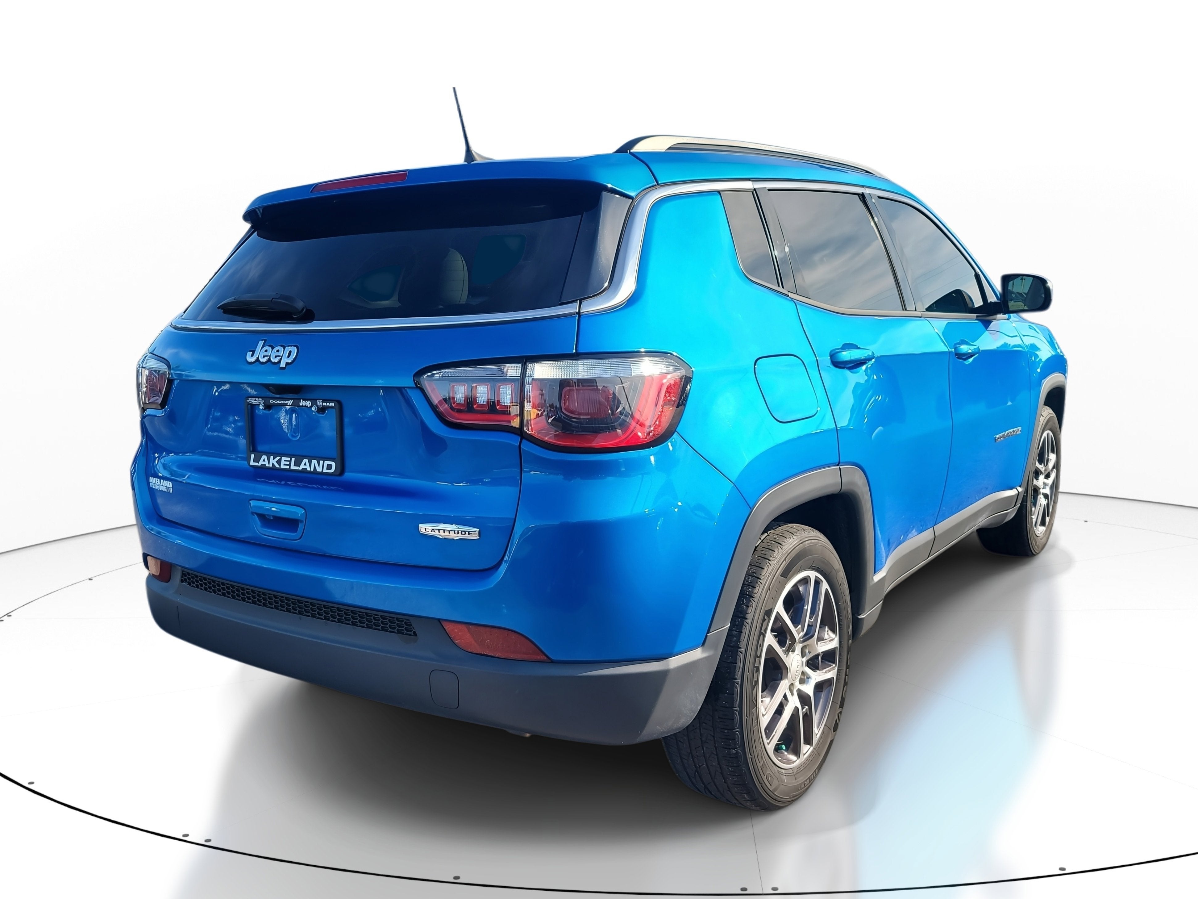 2019 Jeep Compass Latitude with Sun/Wheel Pkg