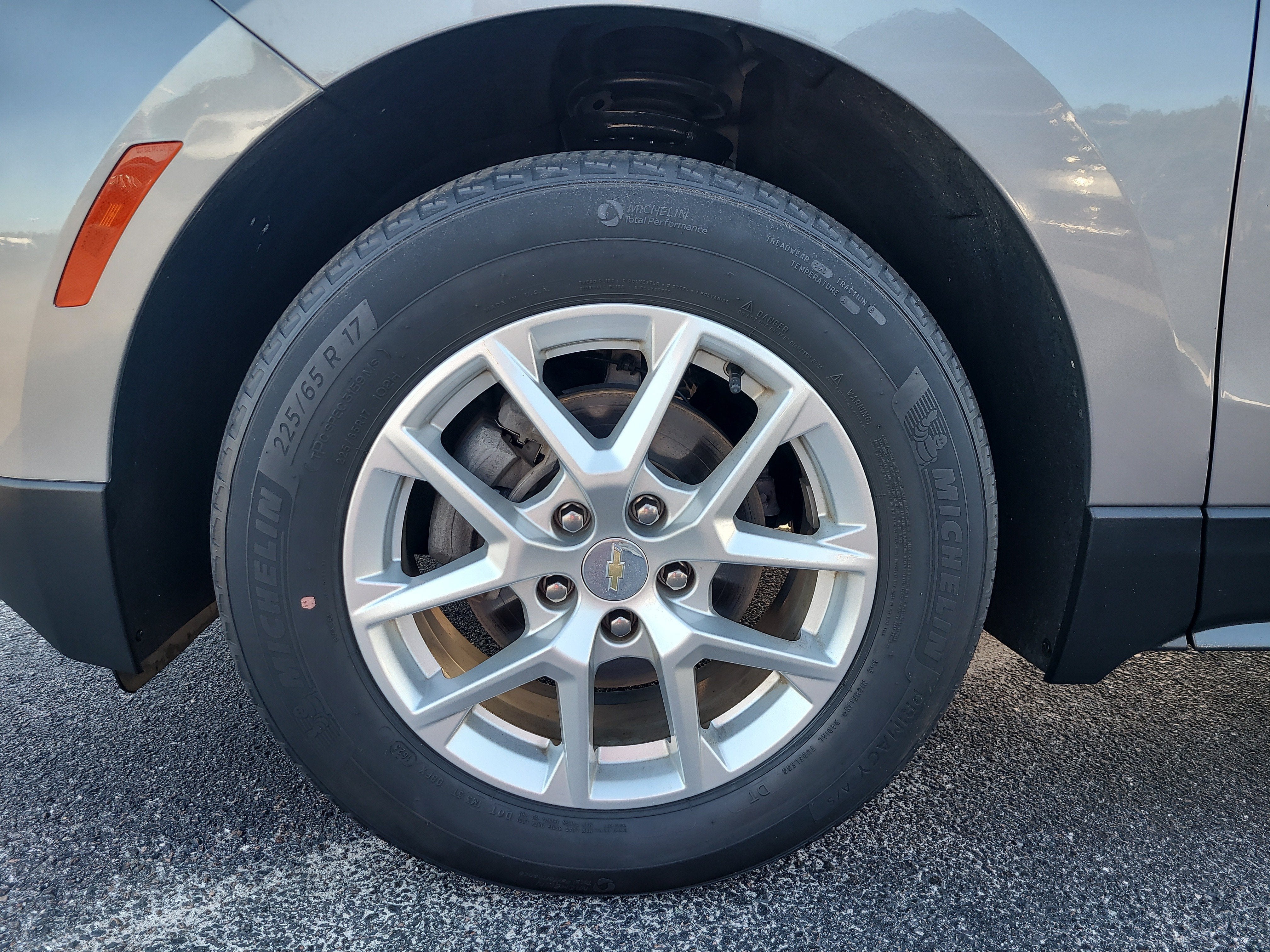 2023 Chevrolet Equinox LS