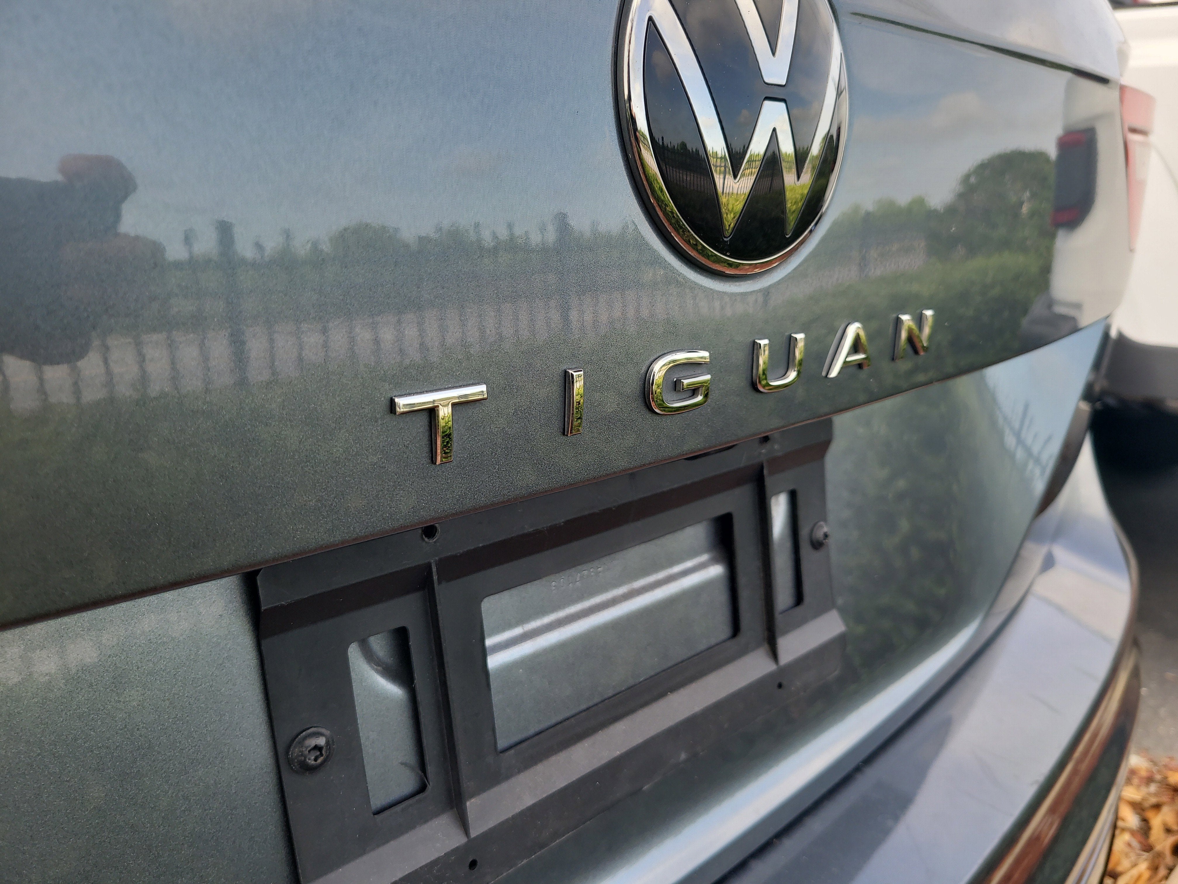 2022 Volkswagen Tiguan SE R-Line Black
