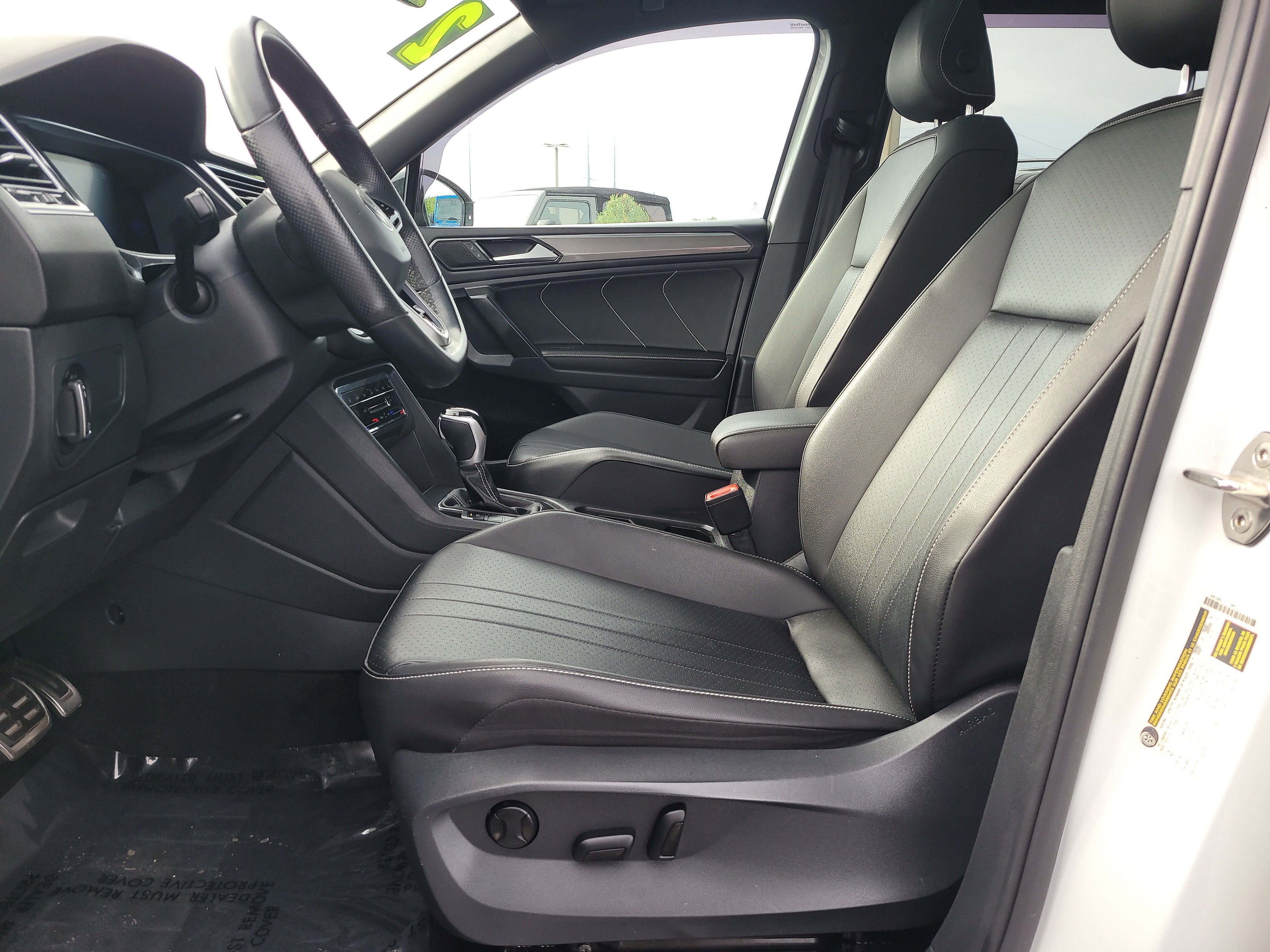 2022 Volkswagen Tiguan SE R-Line Black