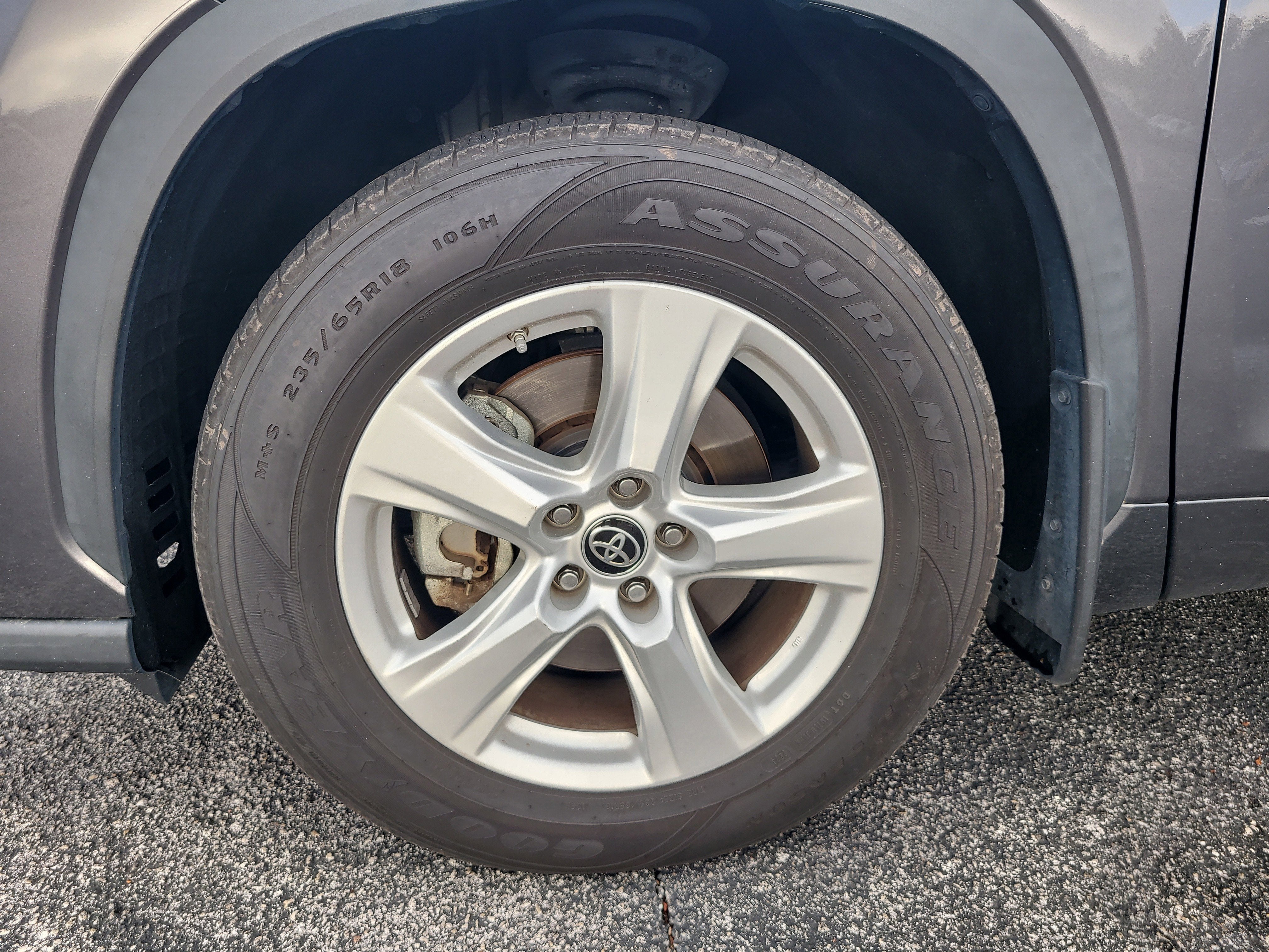 2023 Toyota Highlander LE