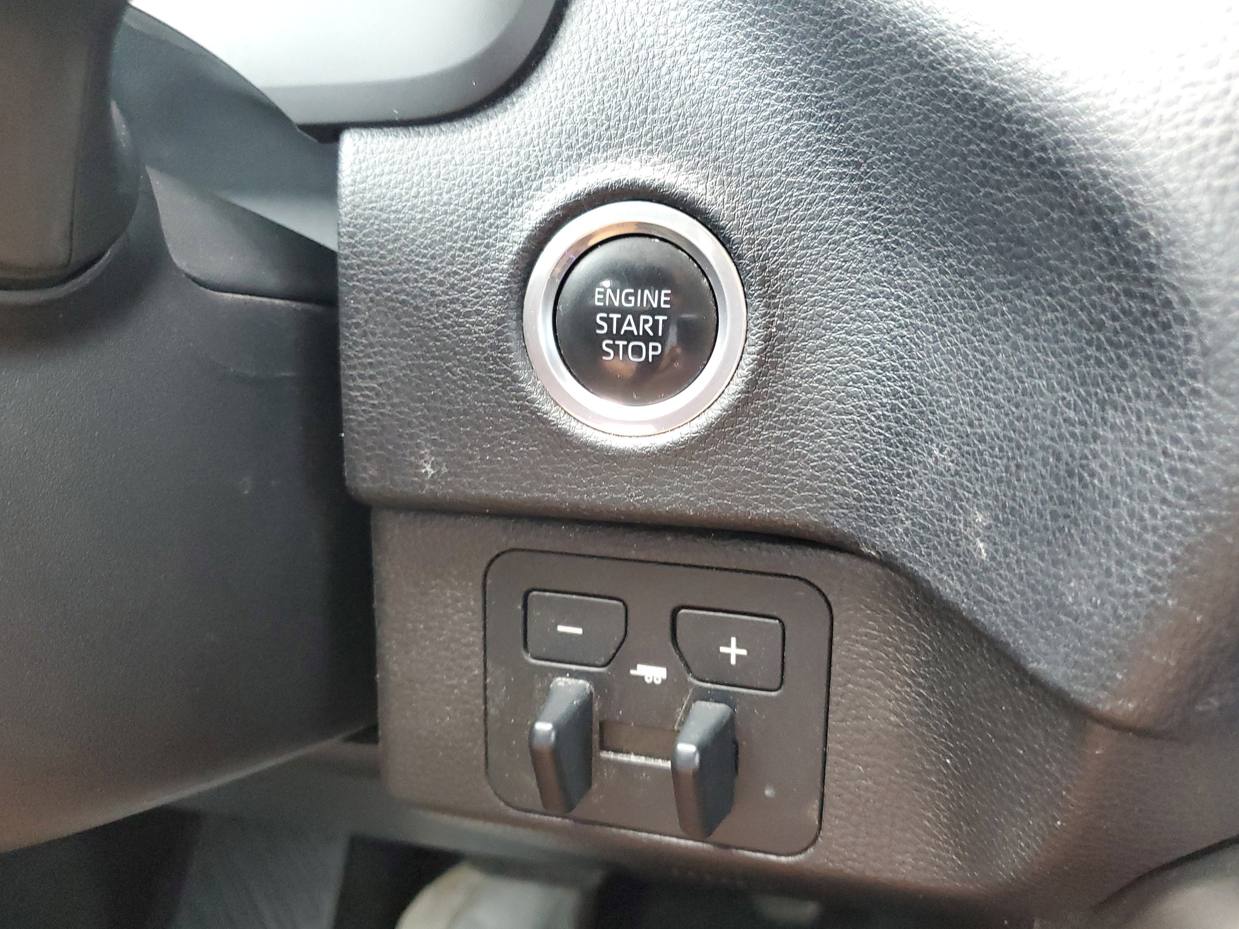 2024 Toyota Tundra 4WD SR5