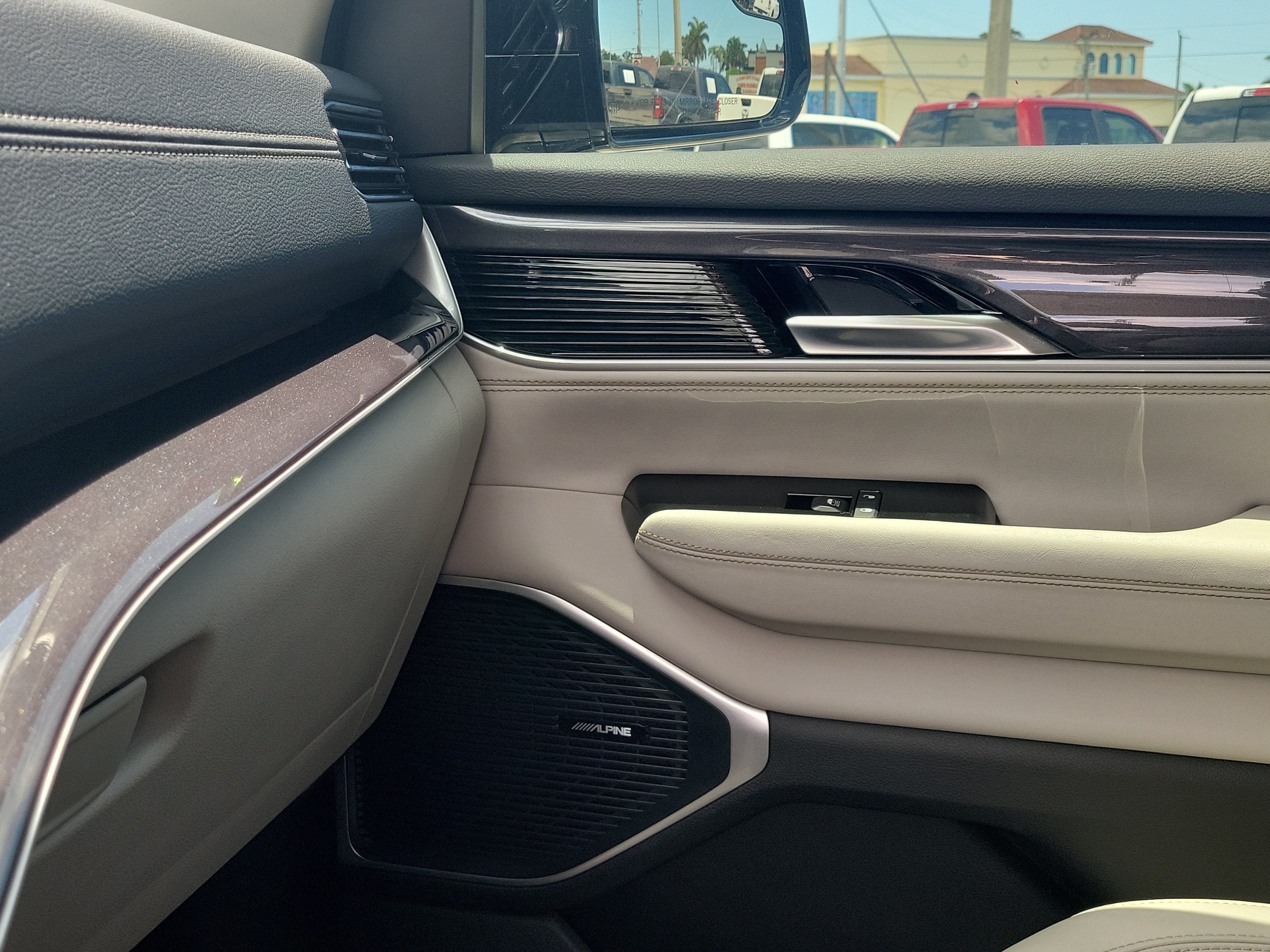 2024 Jeep Wagoneer Base
