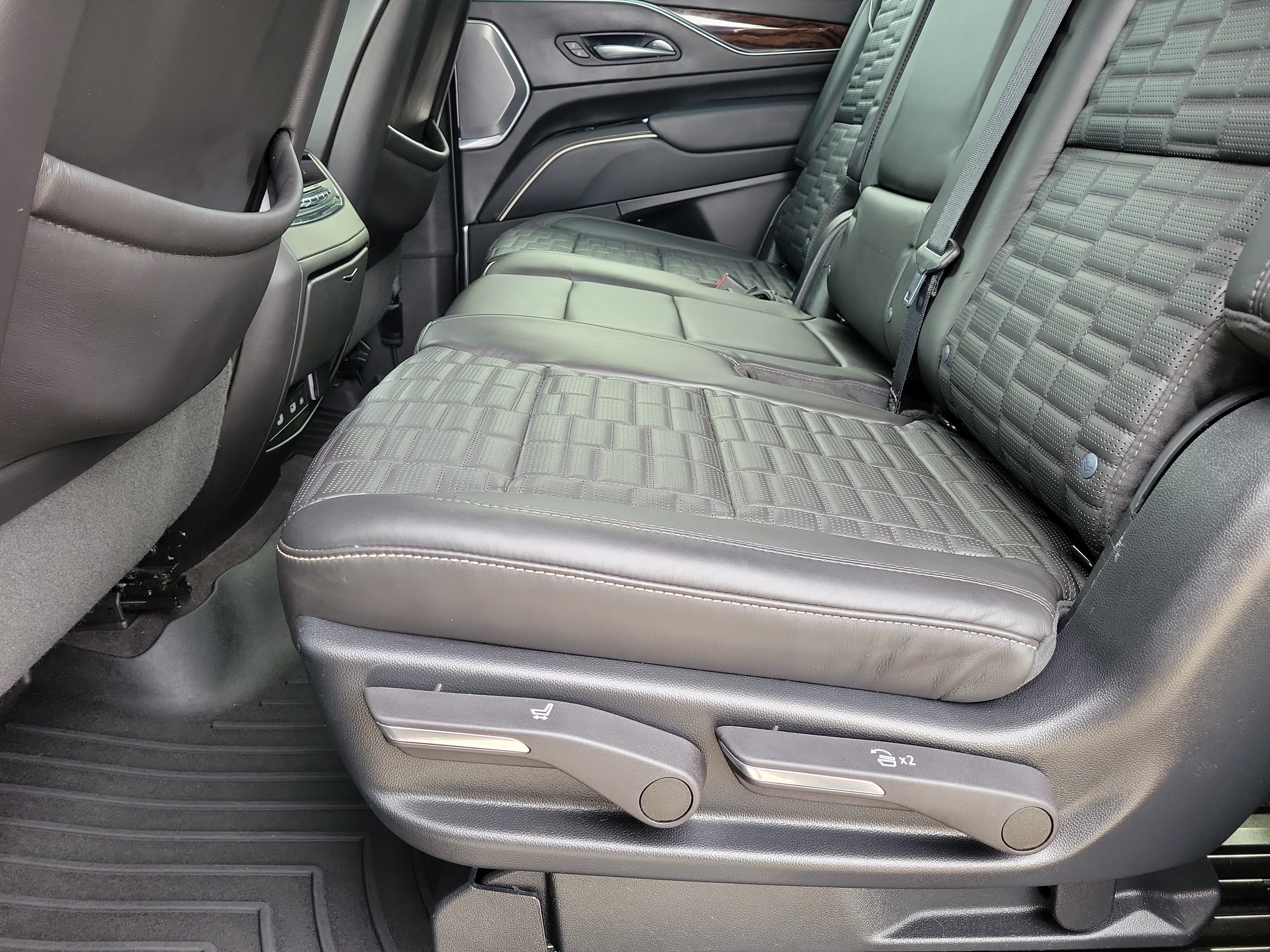 2023 Cadillac Escalade 4WD Sport Platinum
