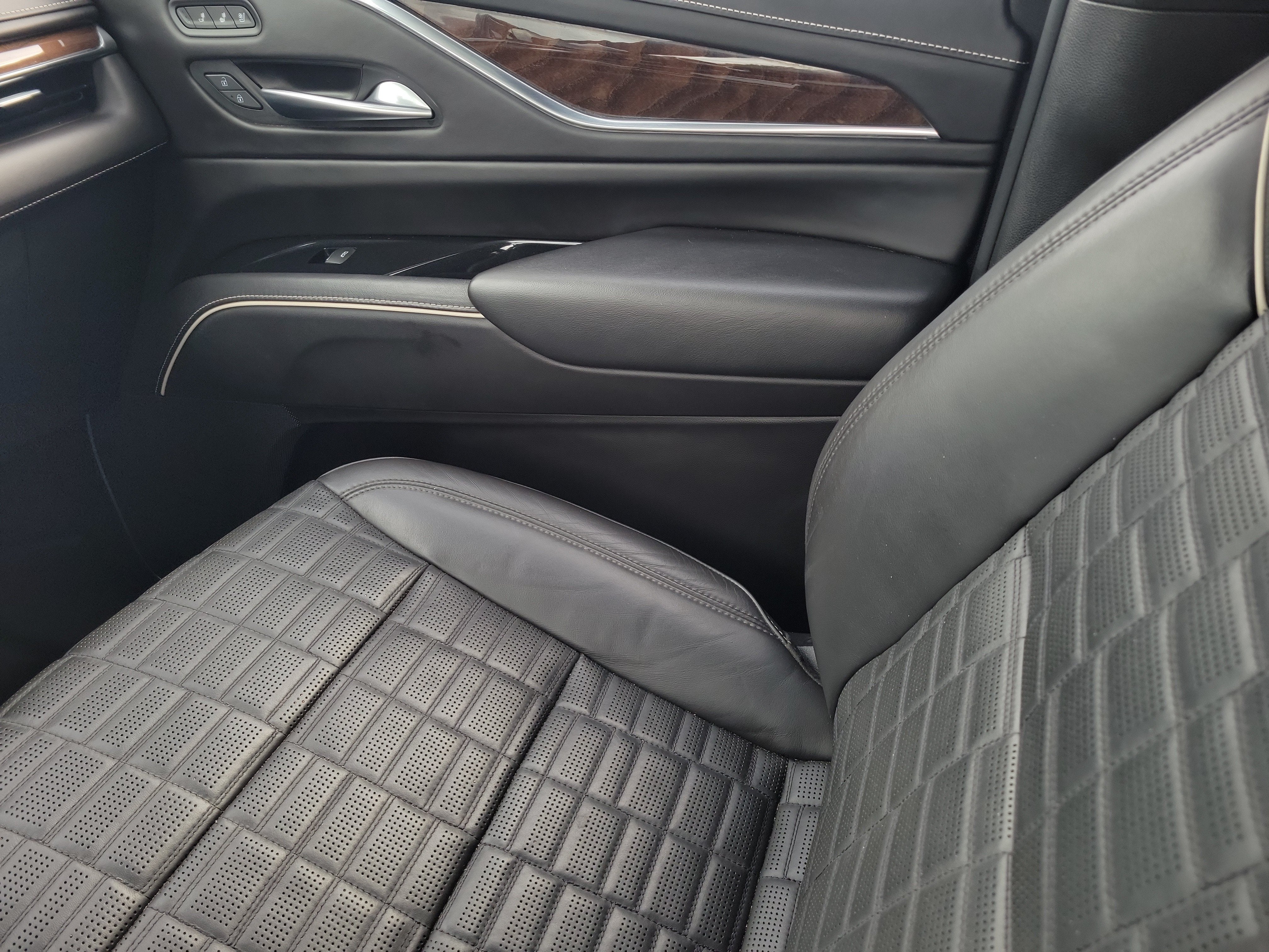 2023 Cadillac Escalade 4WD Sport Platinum