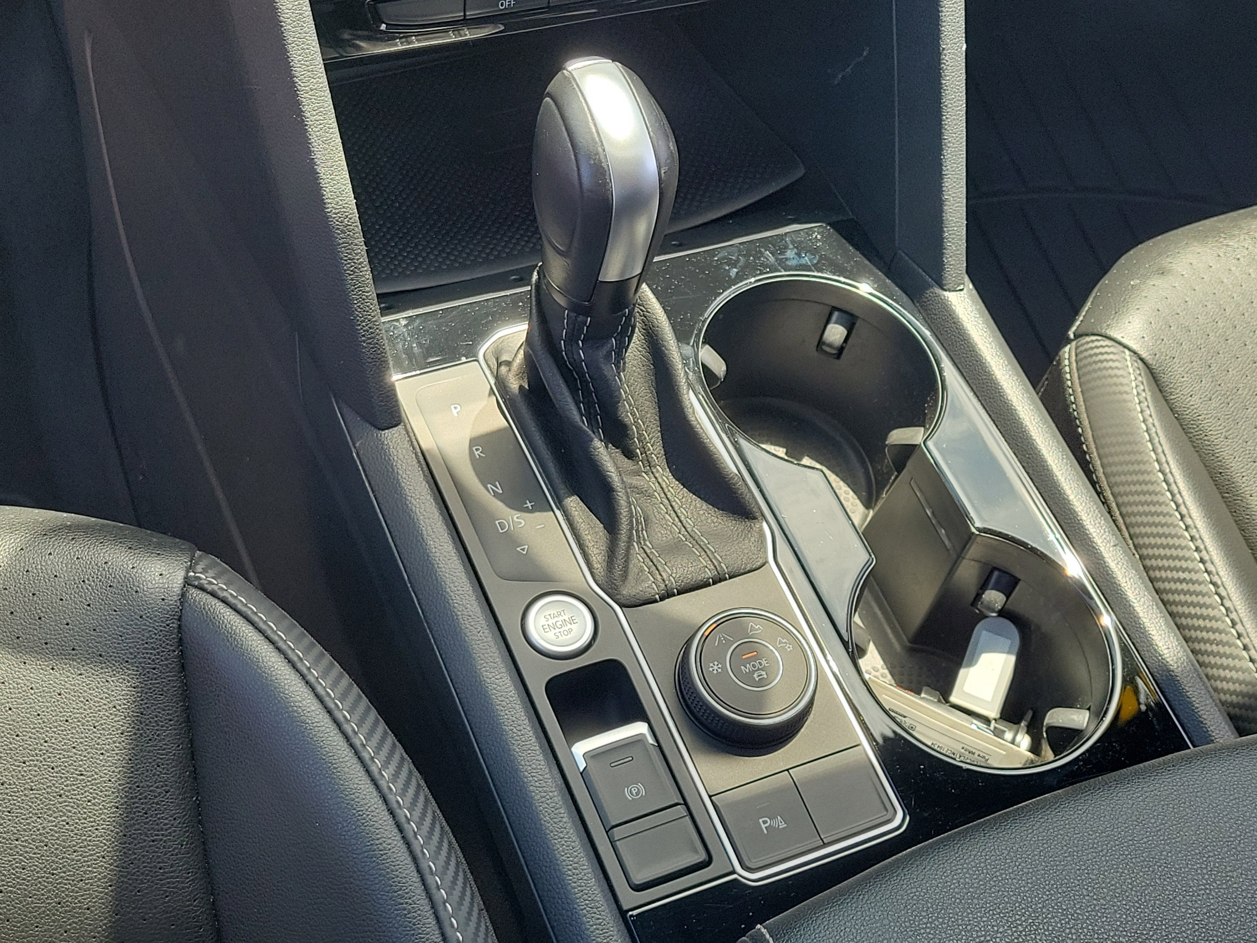 2022 Volkswagen Atlas Cross Sport 2.0T SEL R-Line