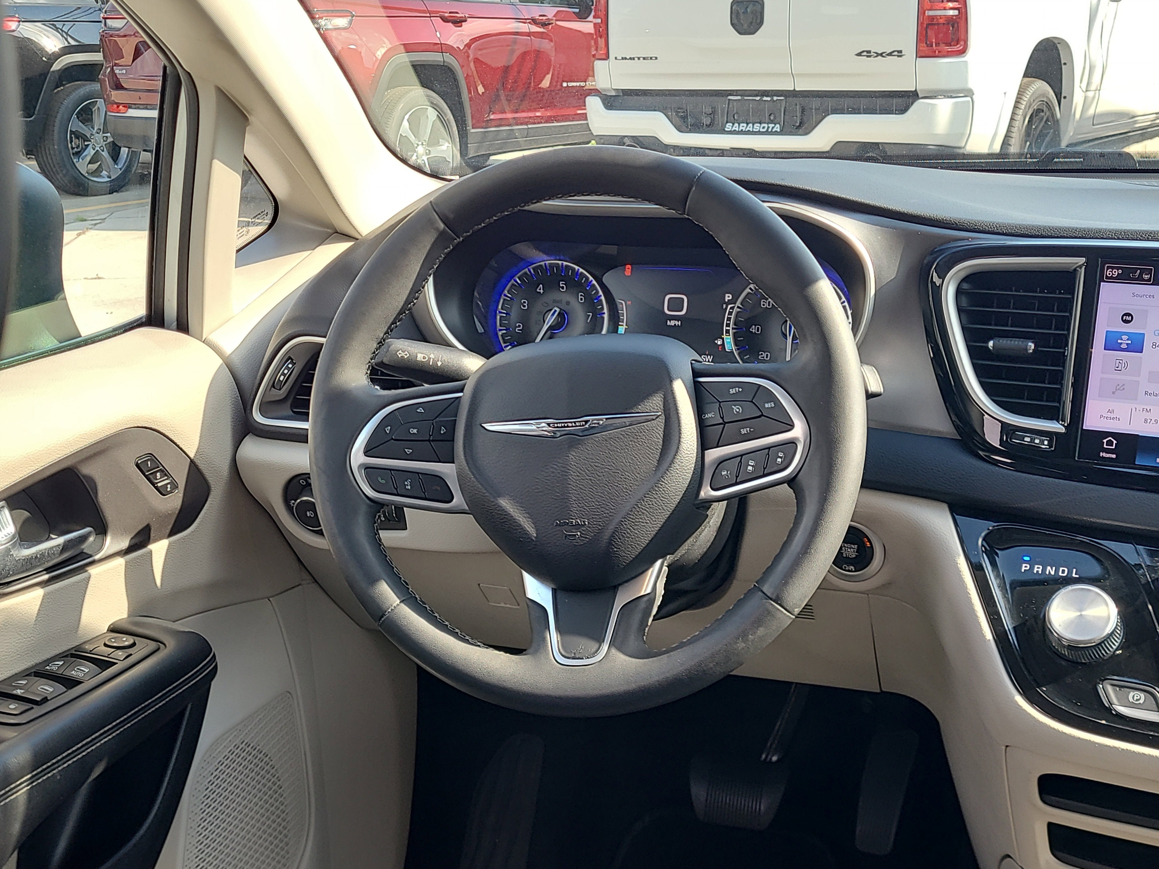 2023 Chrysler Pacifica Touring L