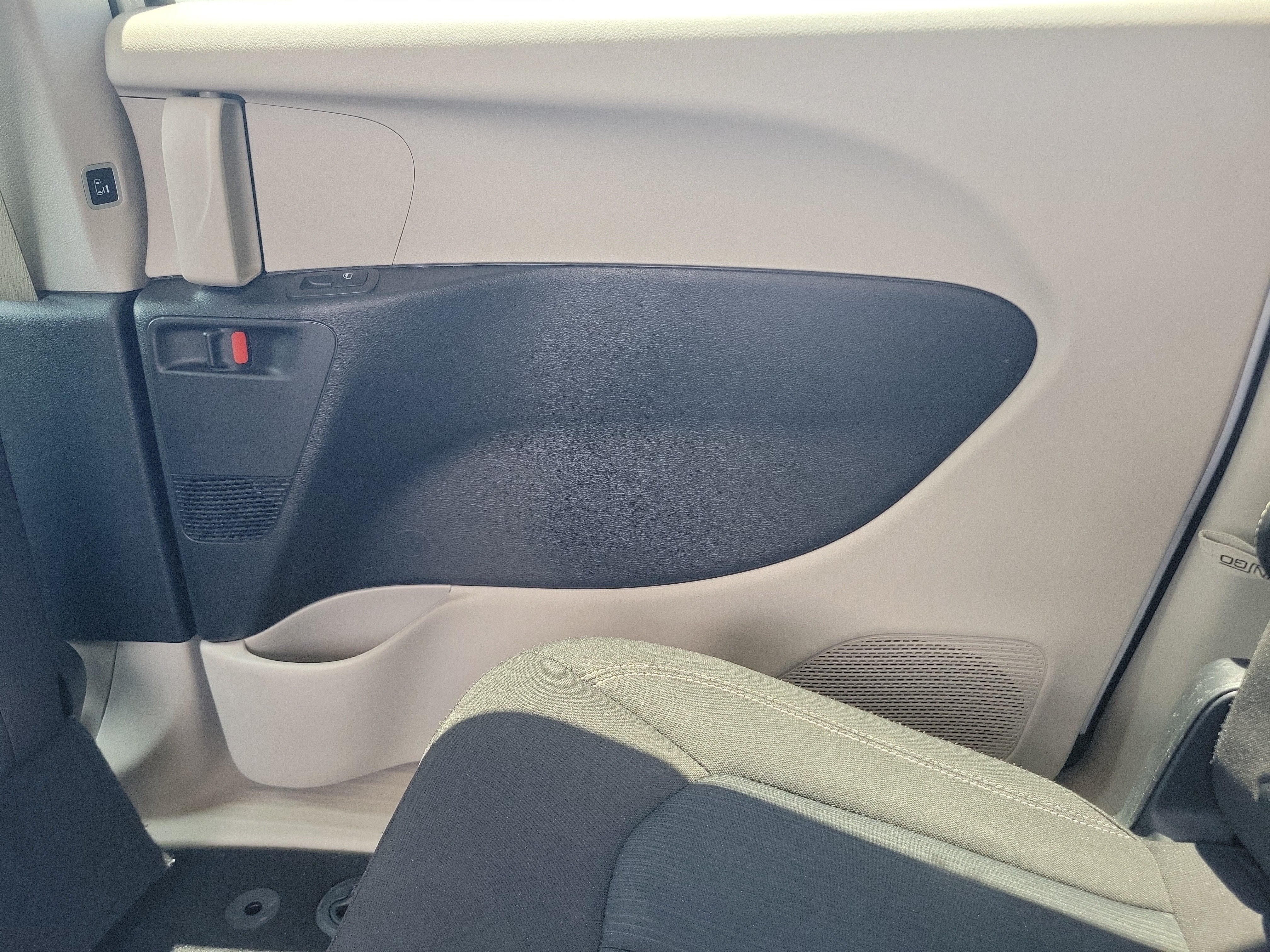 2024 Chrysler Voyager LX