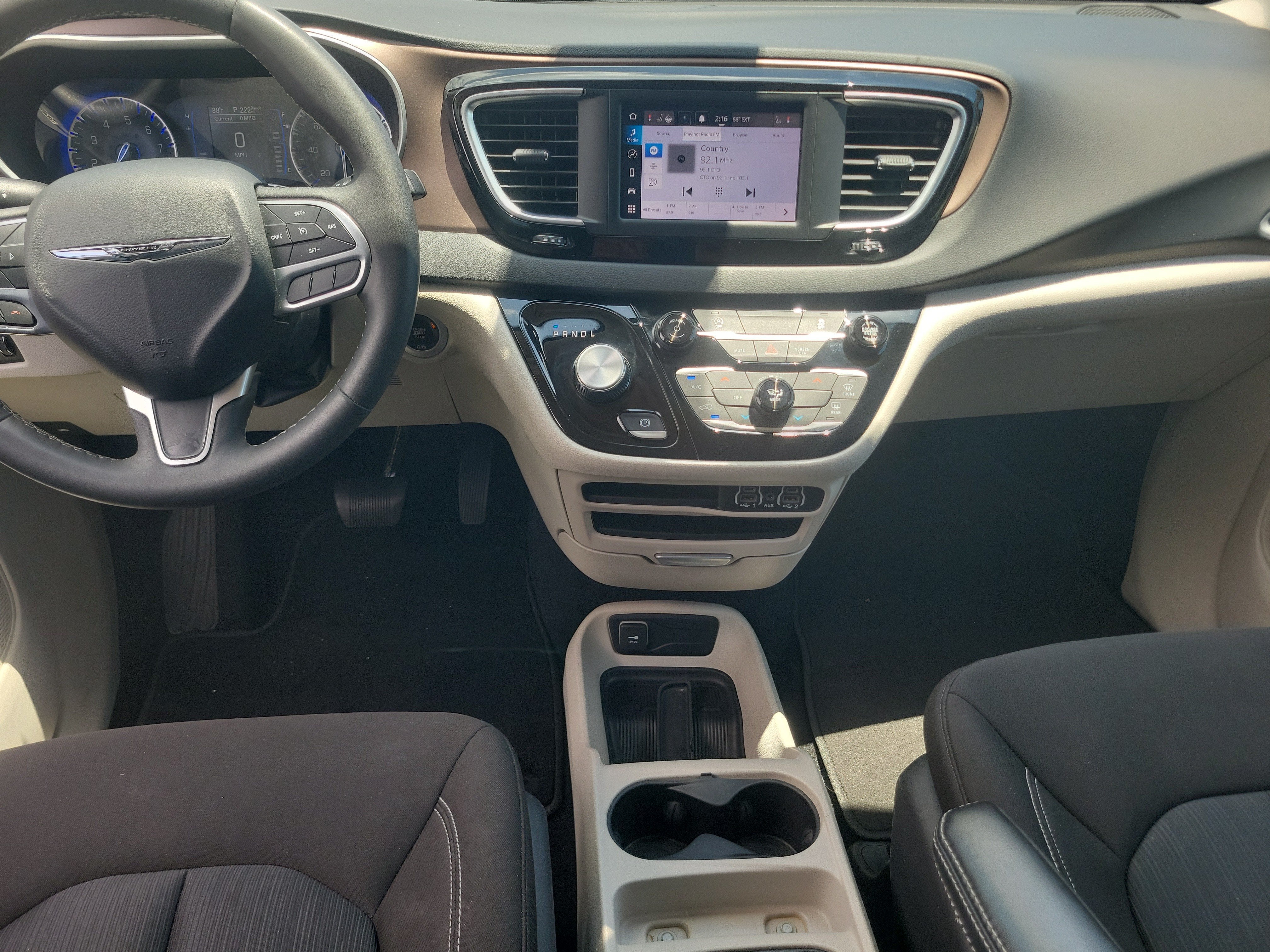 2024 Chrysler Voyager LX